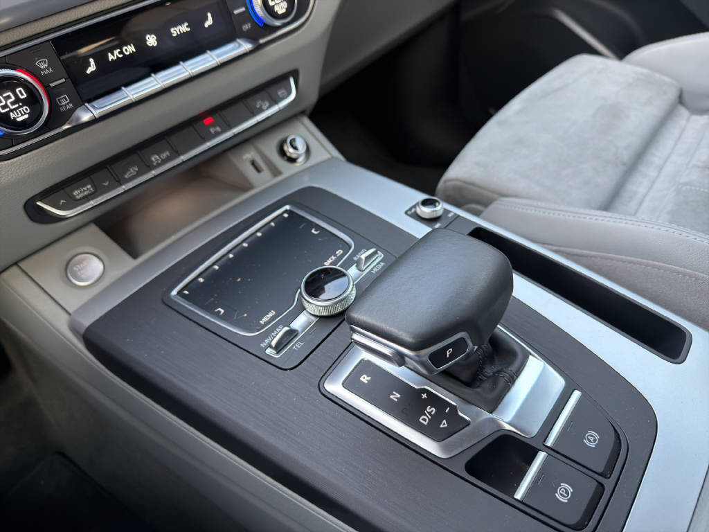 AUDI Q5 2.0 55 TFSI e Sport quattro S-Tronic-image-15