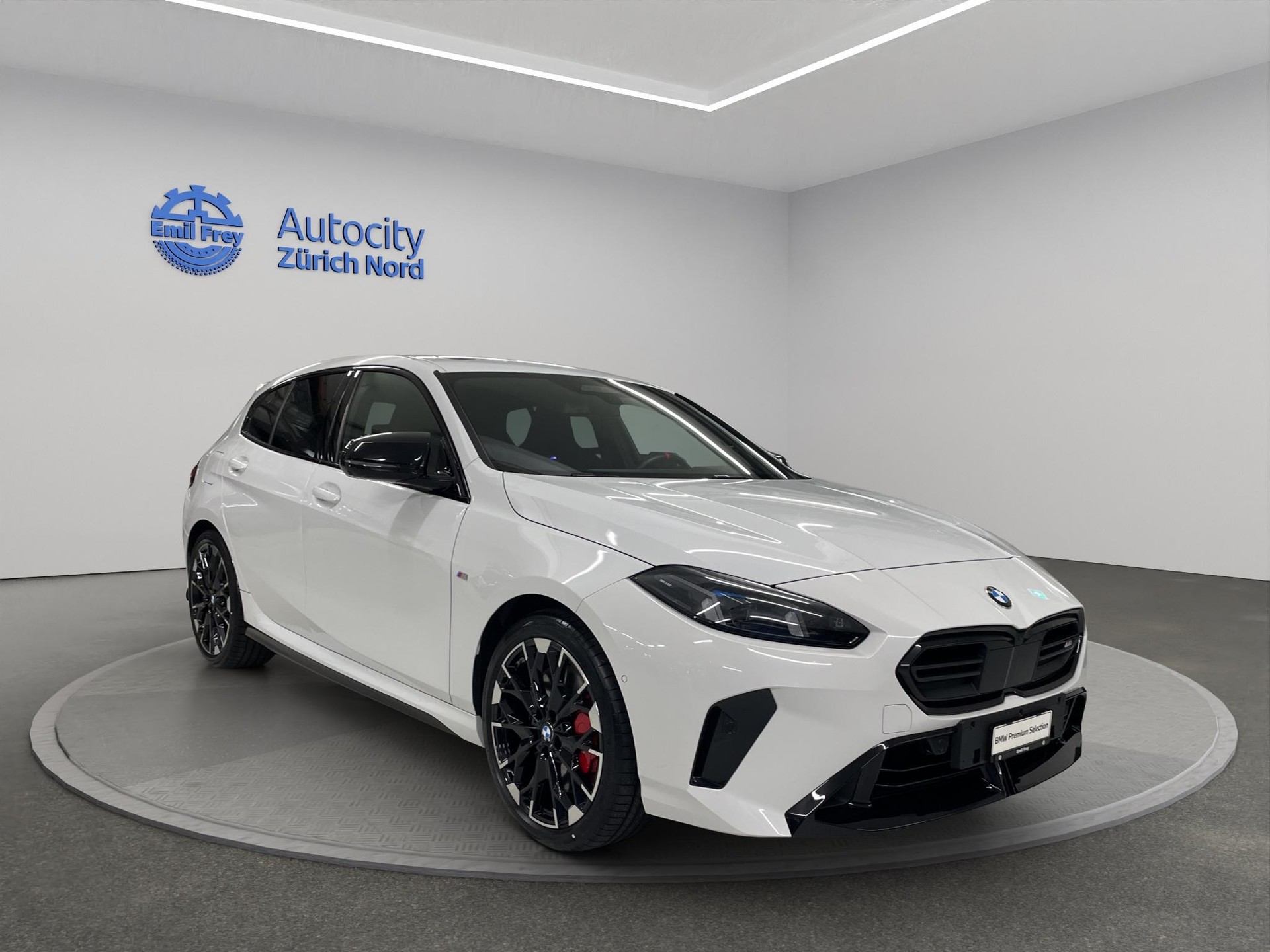BMW M135i xDrive-image-2