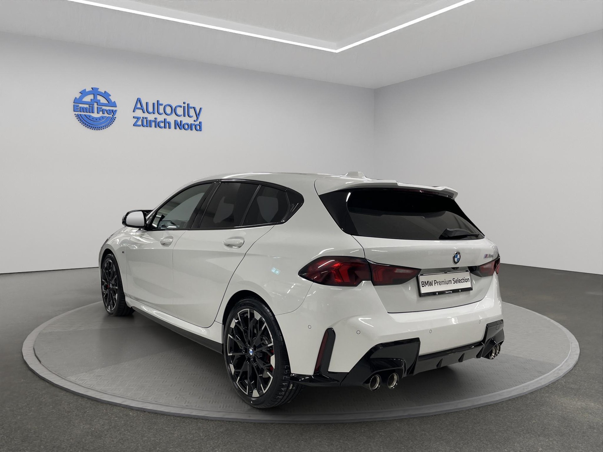 BMW M135i xDrive-image-3
