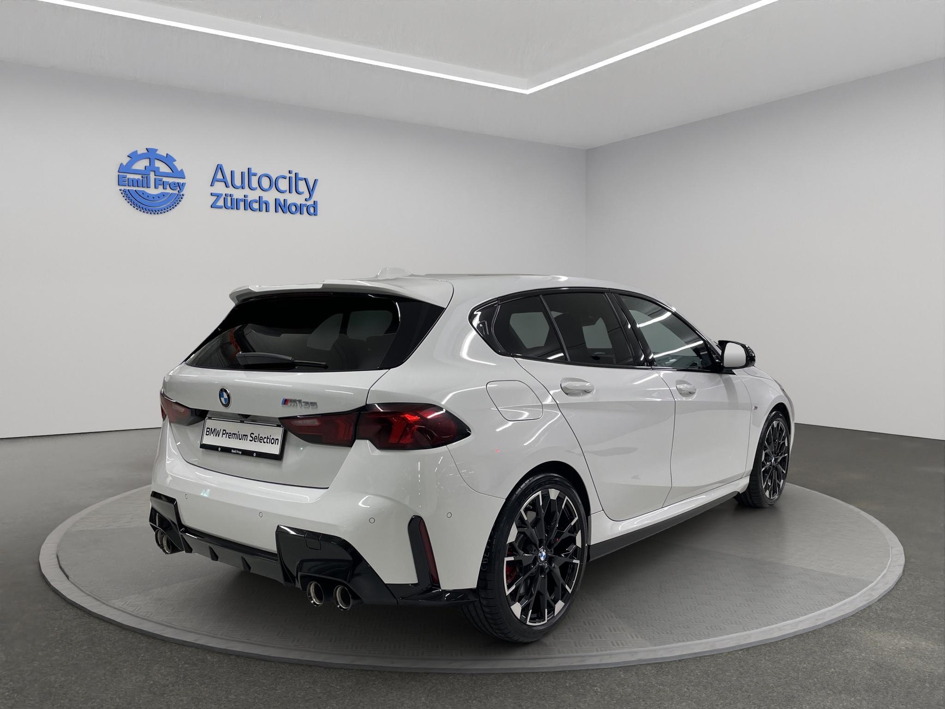 BMW M135i xDrive-image-1