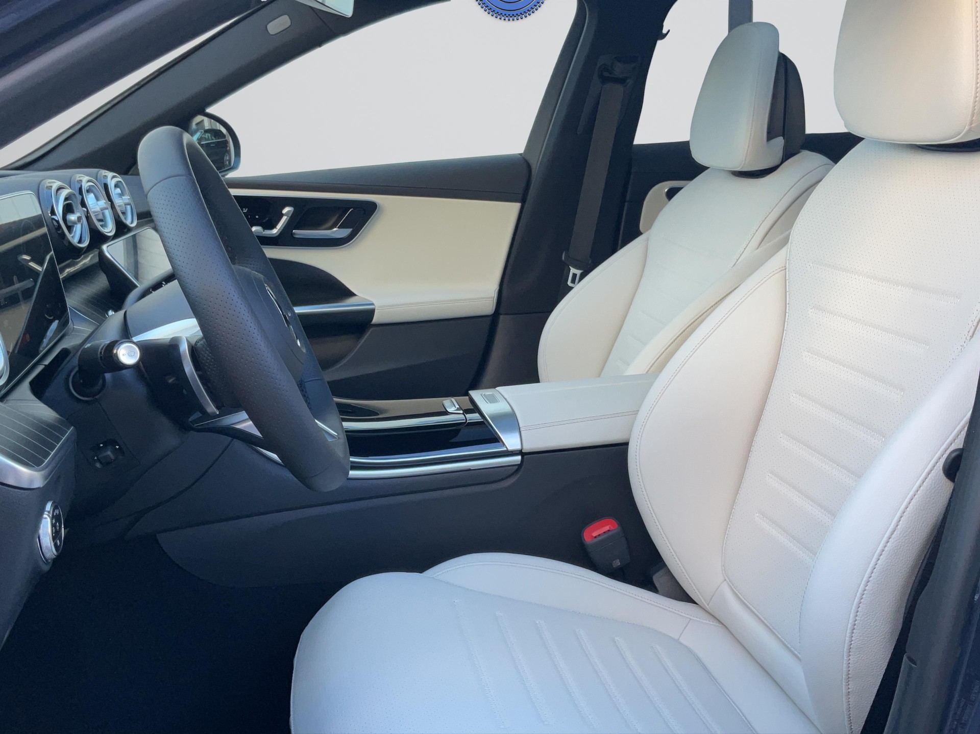 MERCEDES-BENZ C 300 de 4MATIC T-Modell AMG Line-image-5
