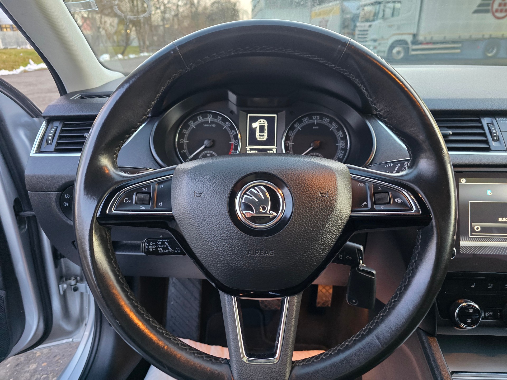 SKODA Octavia Combi 2.0 TDI Style 4x4 DSG-image-14