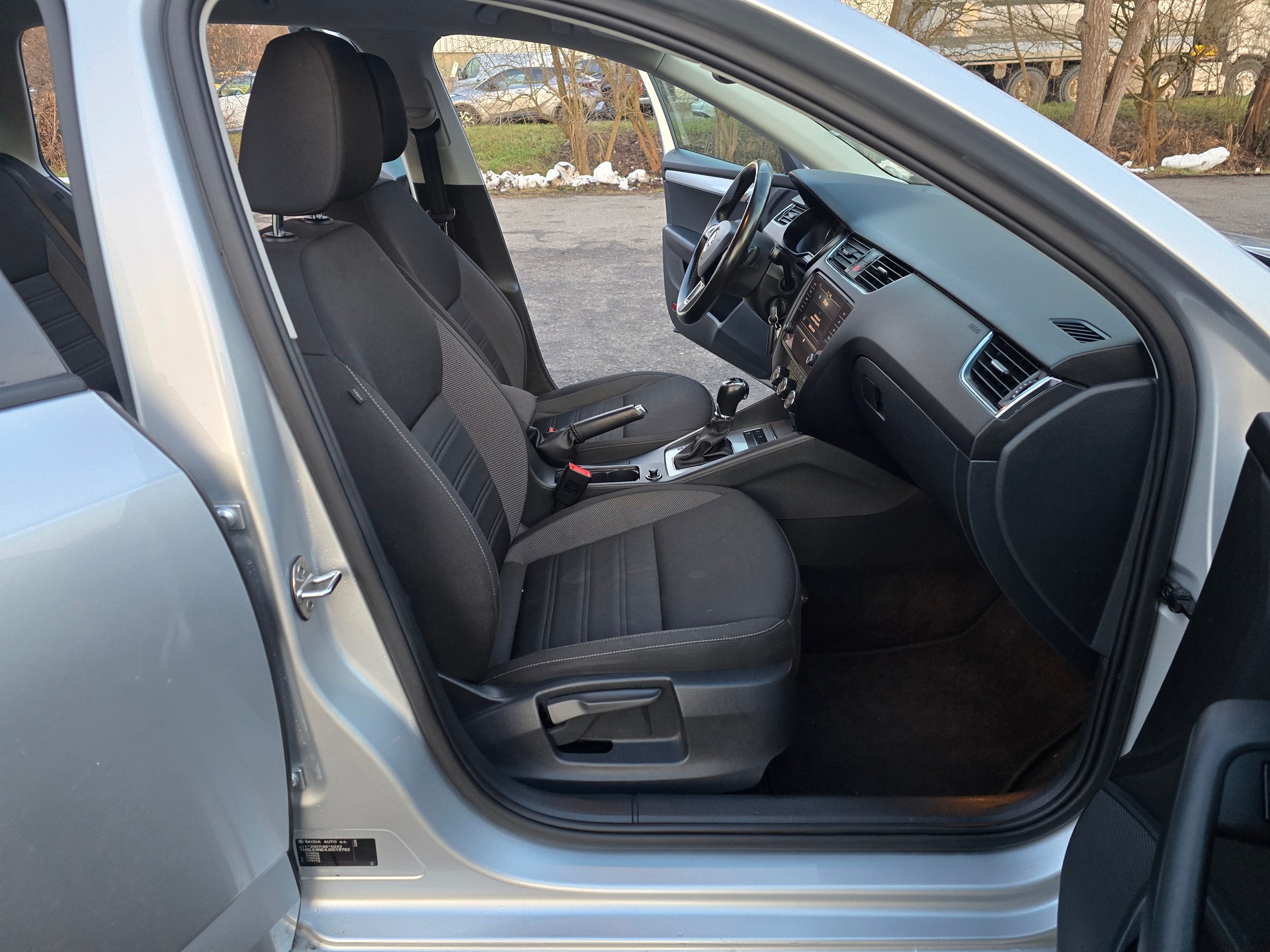 SKODA Octavia Combi 2.0 TDI Style 4x4 DSG-image-12