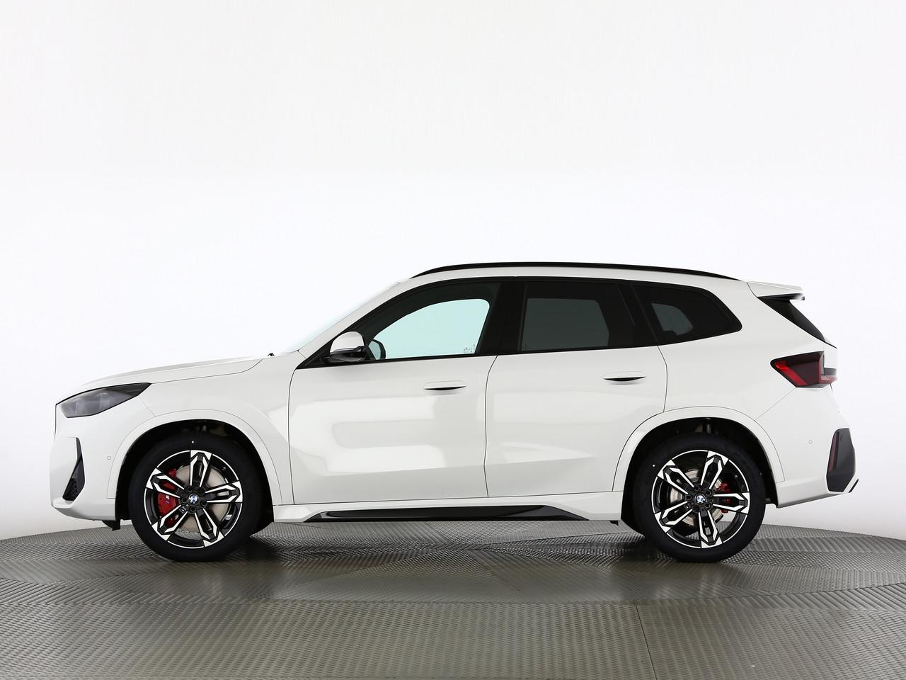 BMW X1 20i sDrive-image-4