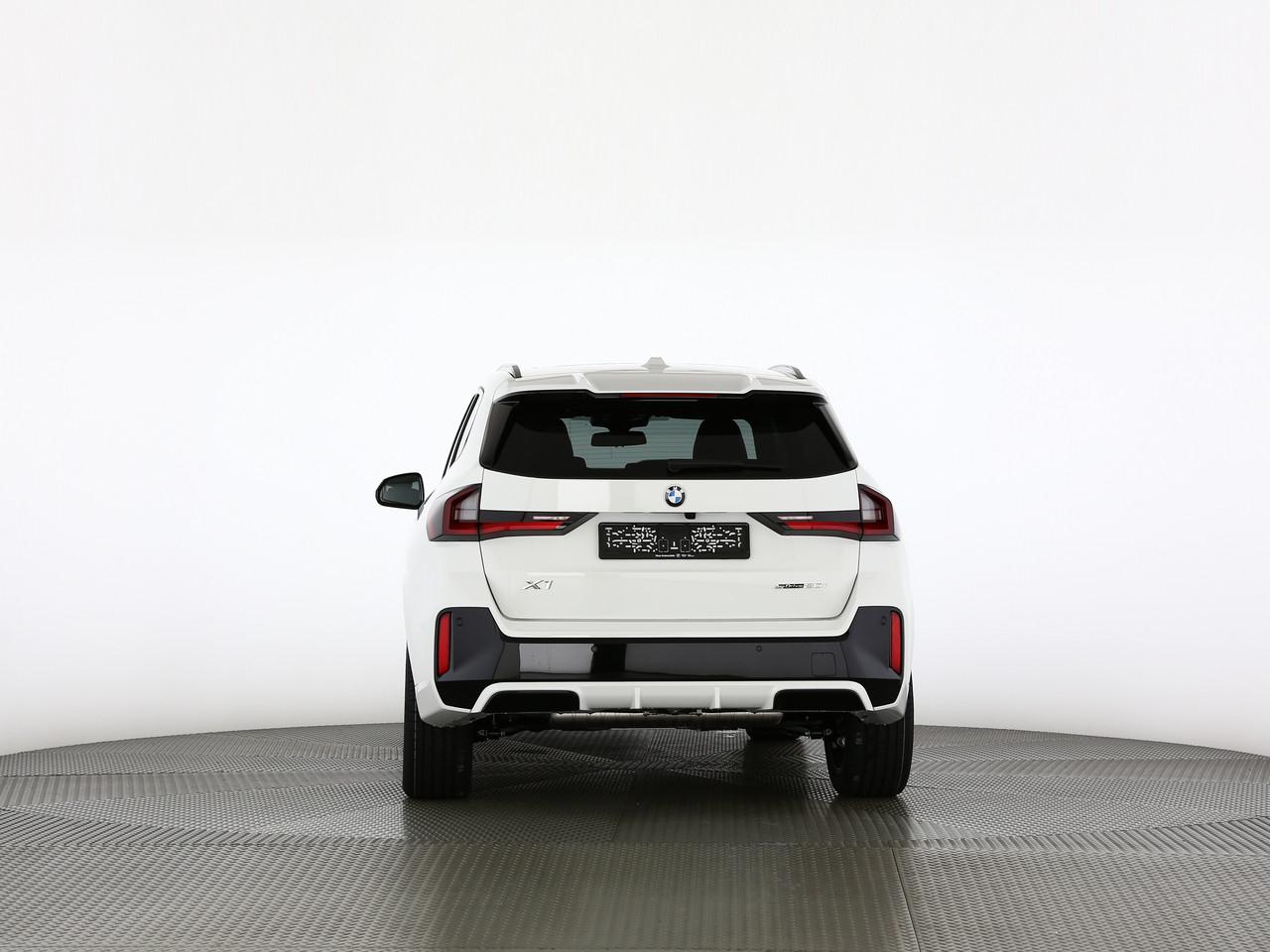 BMW X1 20i sDrive-image-9