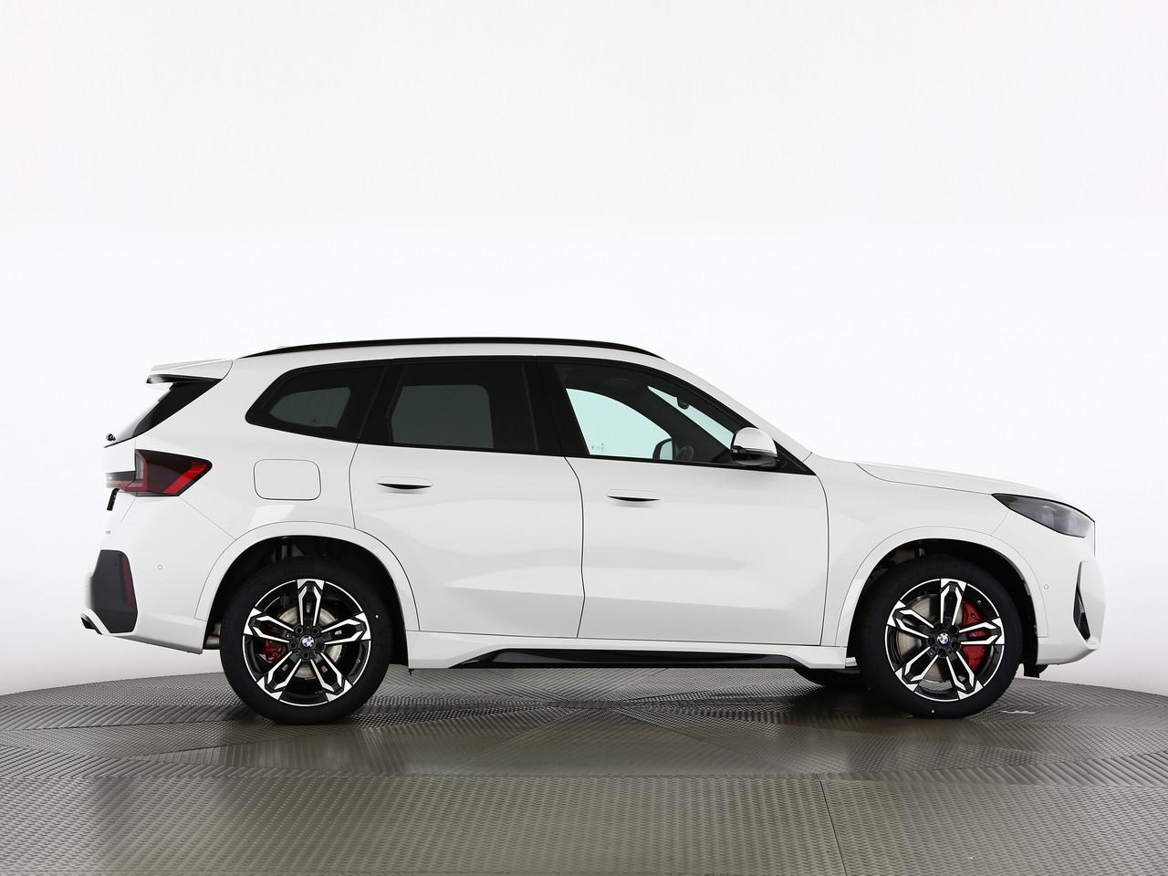 BMW X1 20i sDrive-image-15