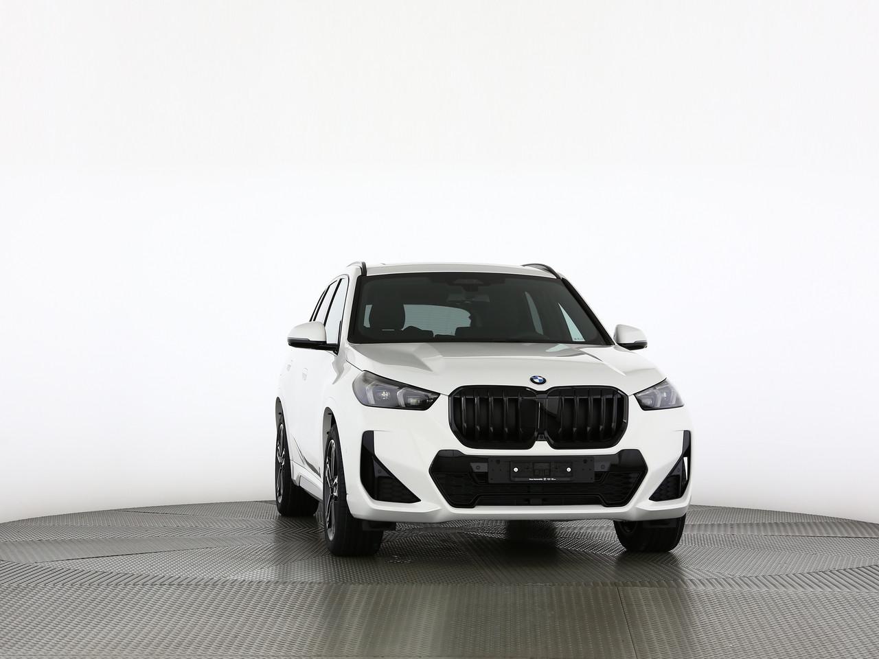 BMW X1 20i sDrive-image-21