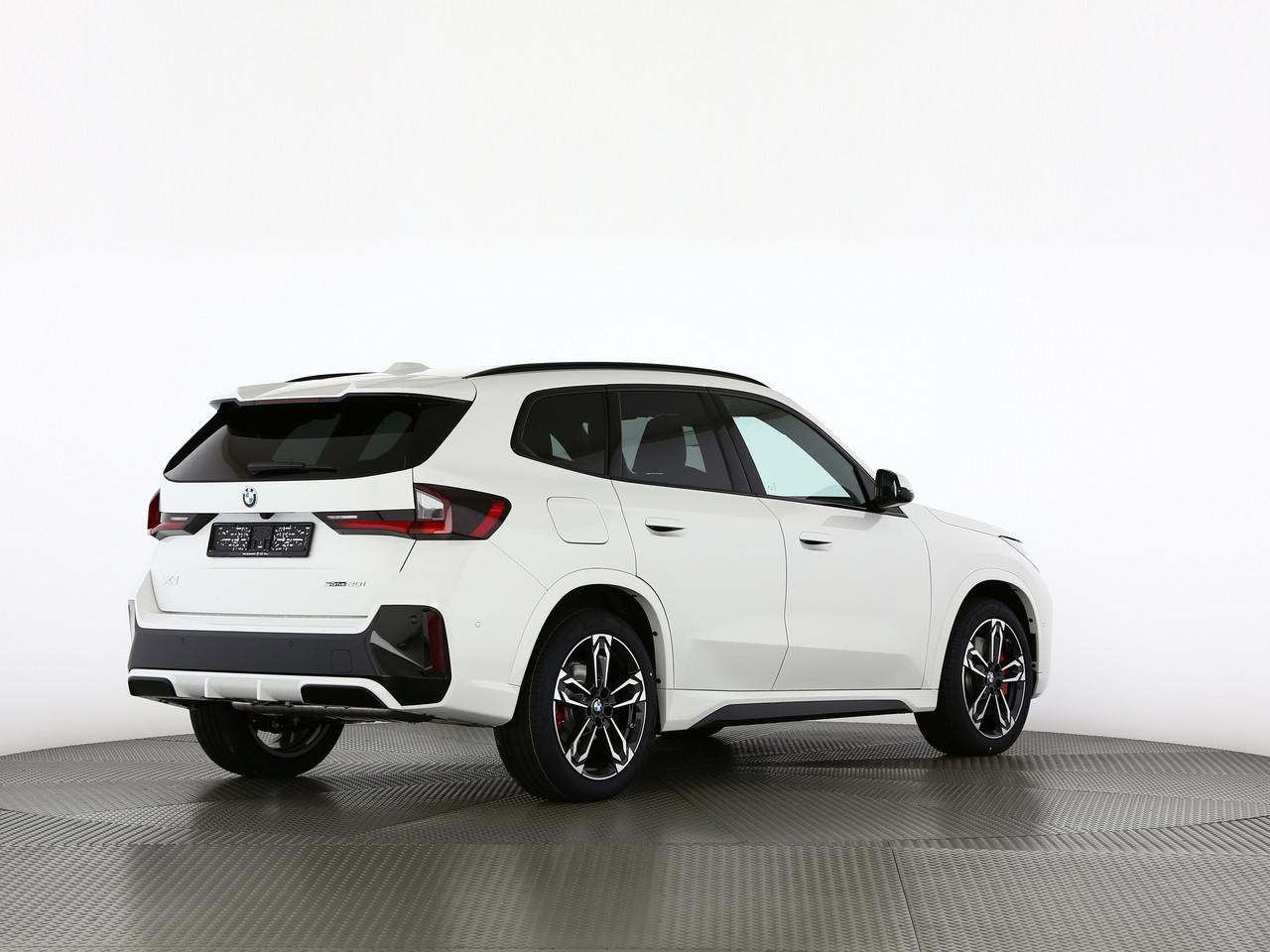 BMW X1 20i sDrive-image-12
