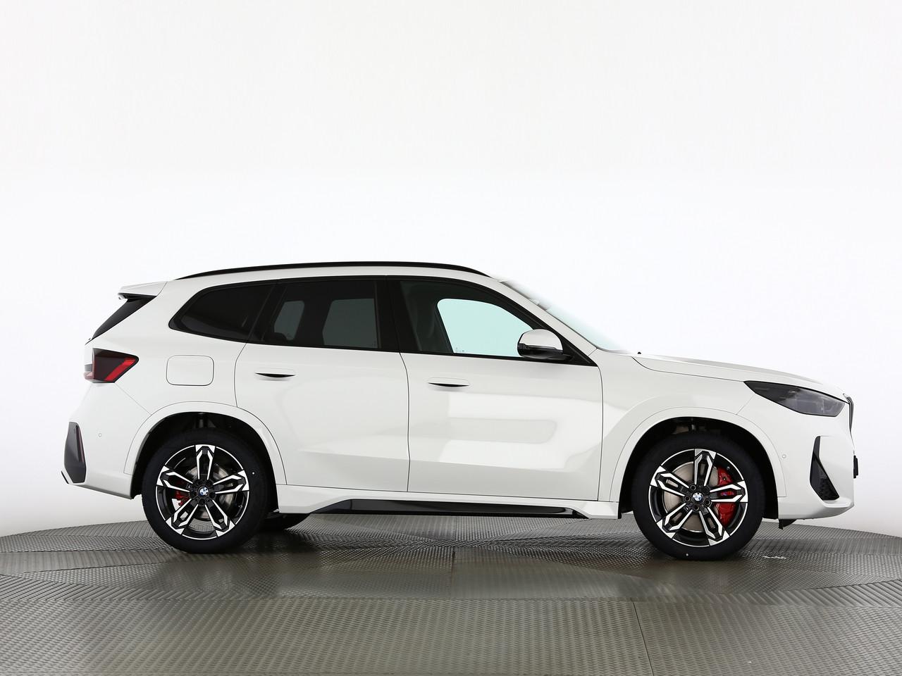 BMW X1 20i sDrive-image-16