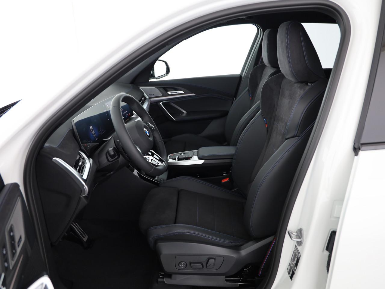 BMW X1 20i sDrive-image-24