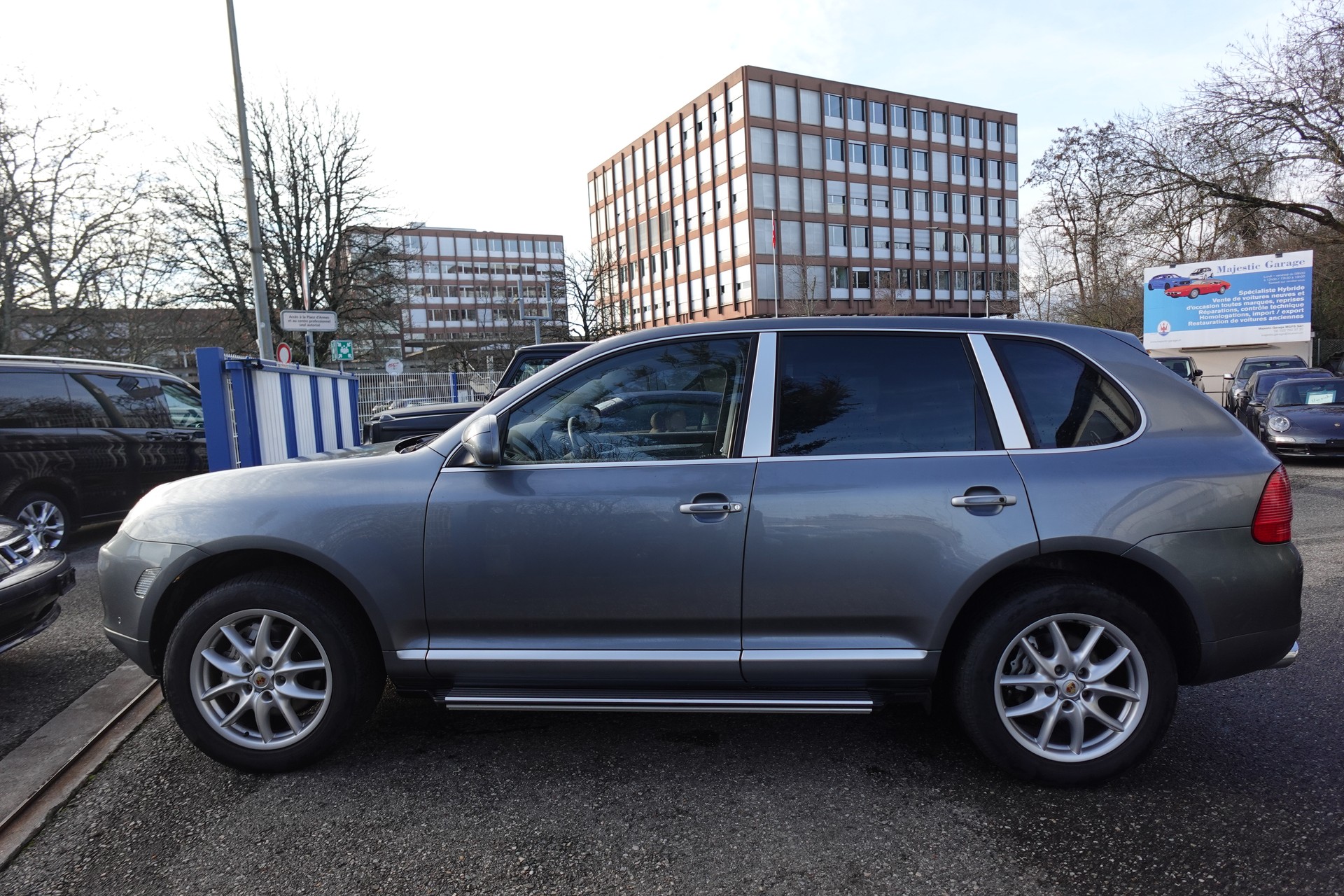 PORSCHE Cayenne S-image-2
