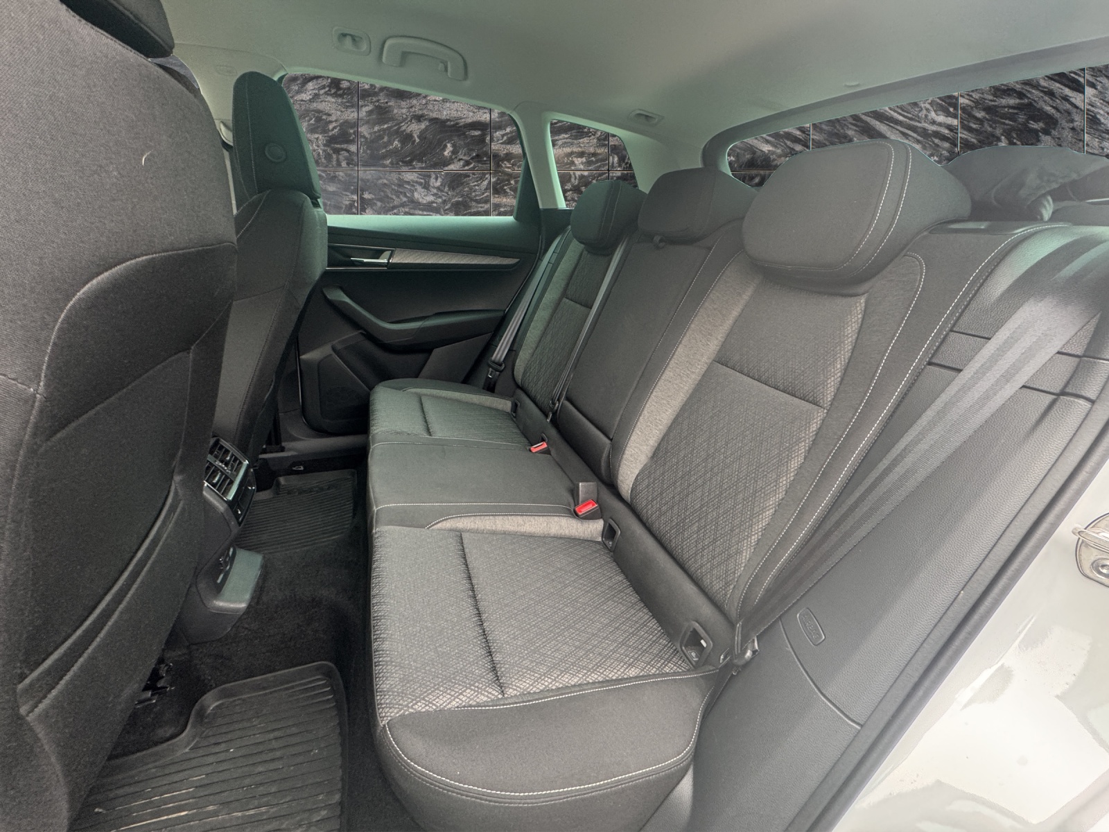 SKODA Karoq 2.0 TDI CR Style 4x4 DSG-image-15