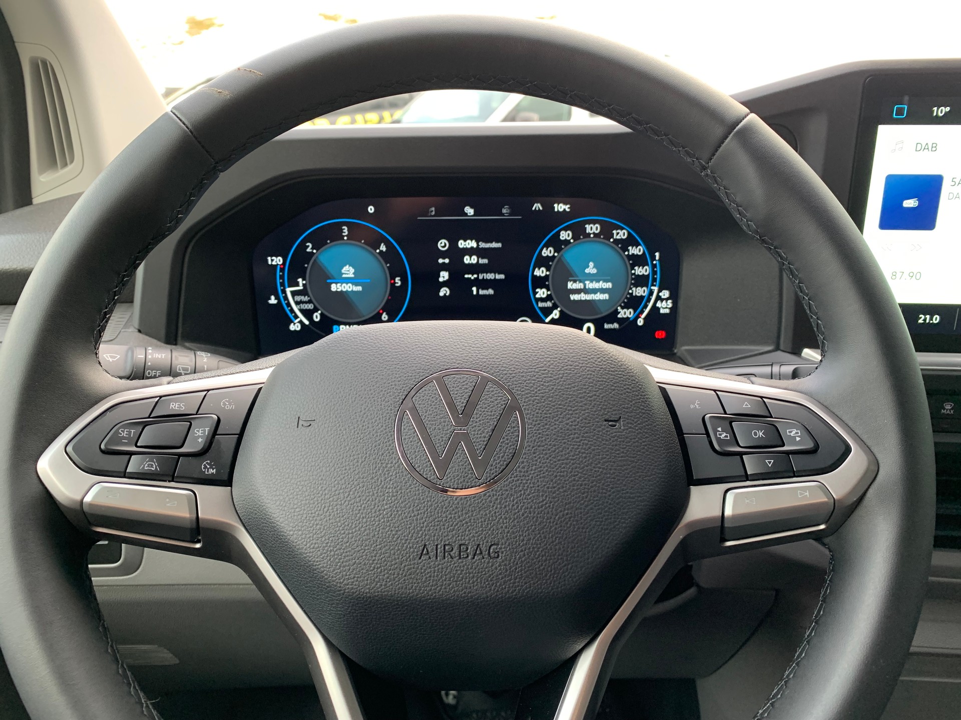 VW Transporter 2.0 TDI Lang Automat-image-11