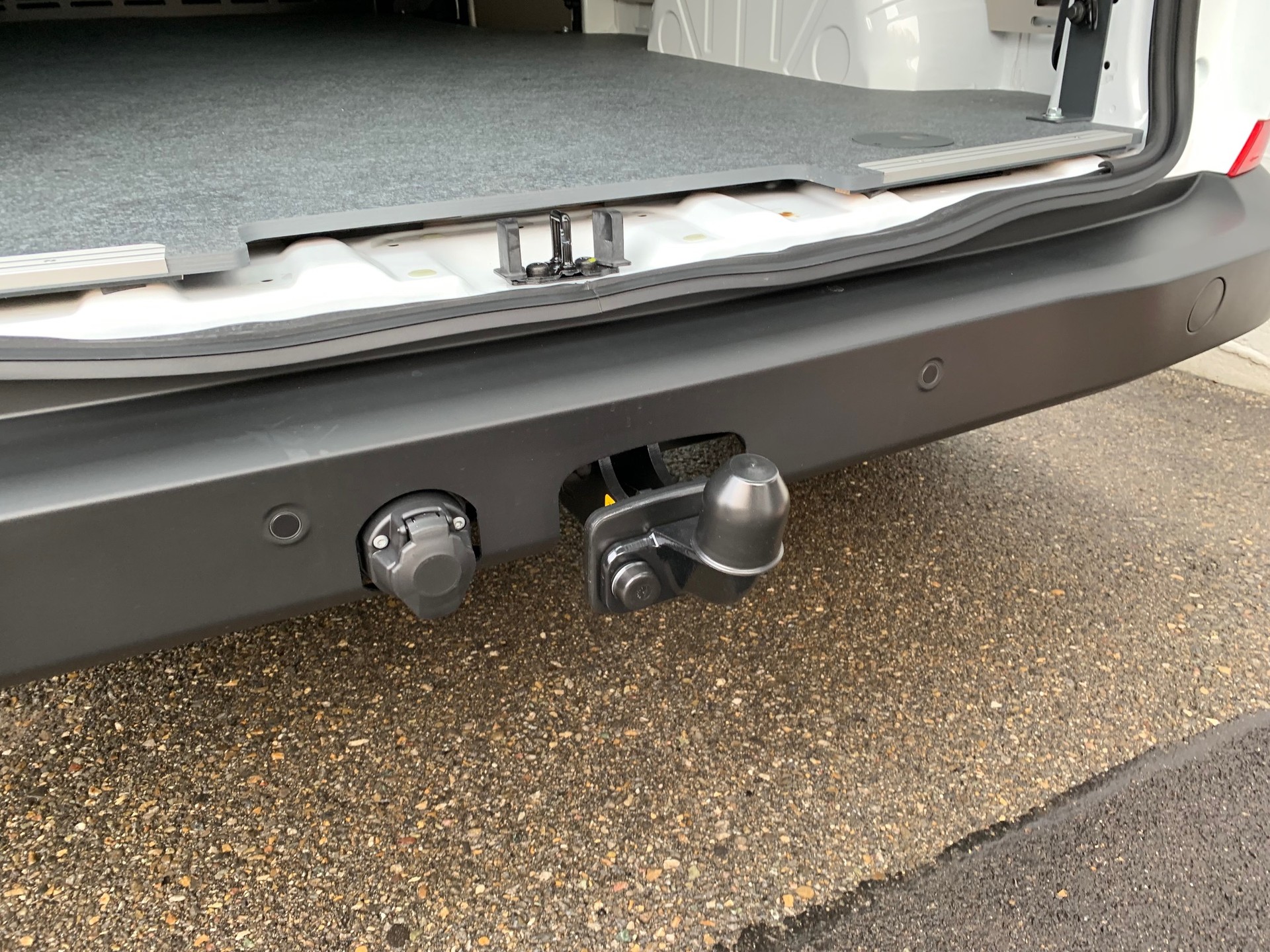 VW Transporter 2.0 TDI Lang Automat-image-16