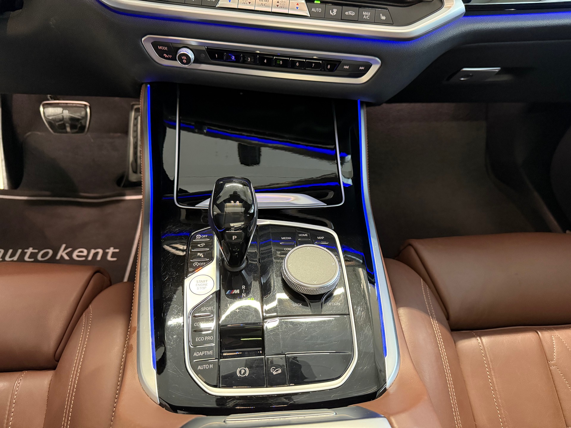 BMW X5 xDrive M50i Steptronic-image-14