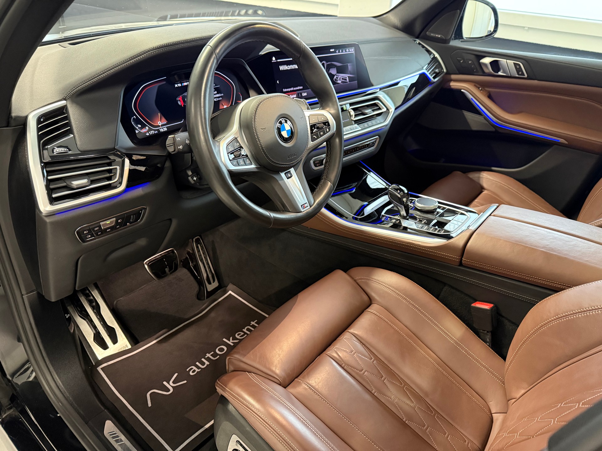 BMW X5 xDrive M50i Steptronic-image-8