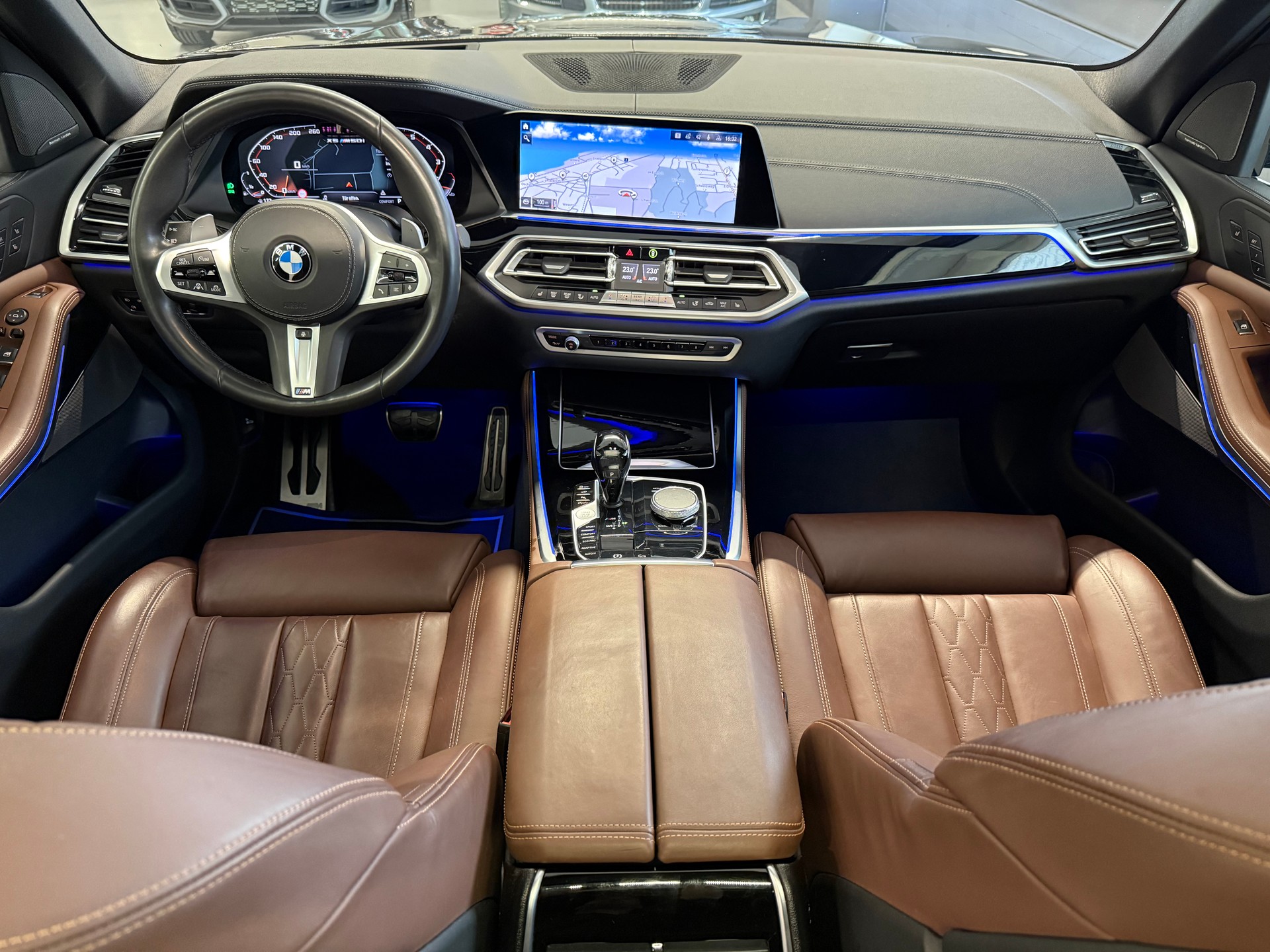 BMW X5 xDrive M50i Steptronic-image-21