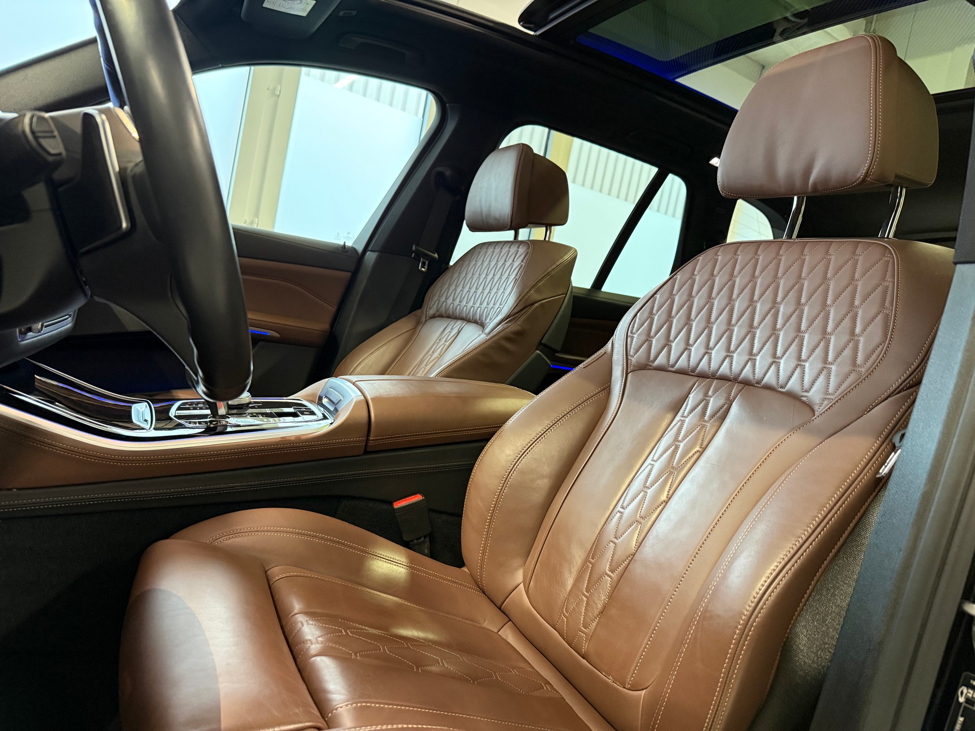 BMW X5 xDrive M50i Steptronic-image-18