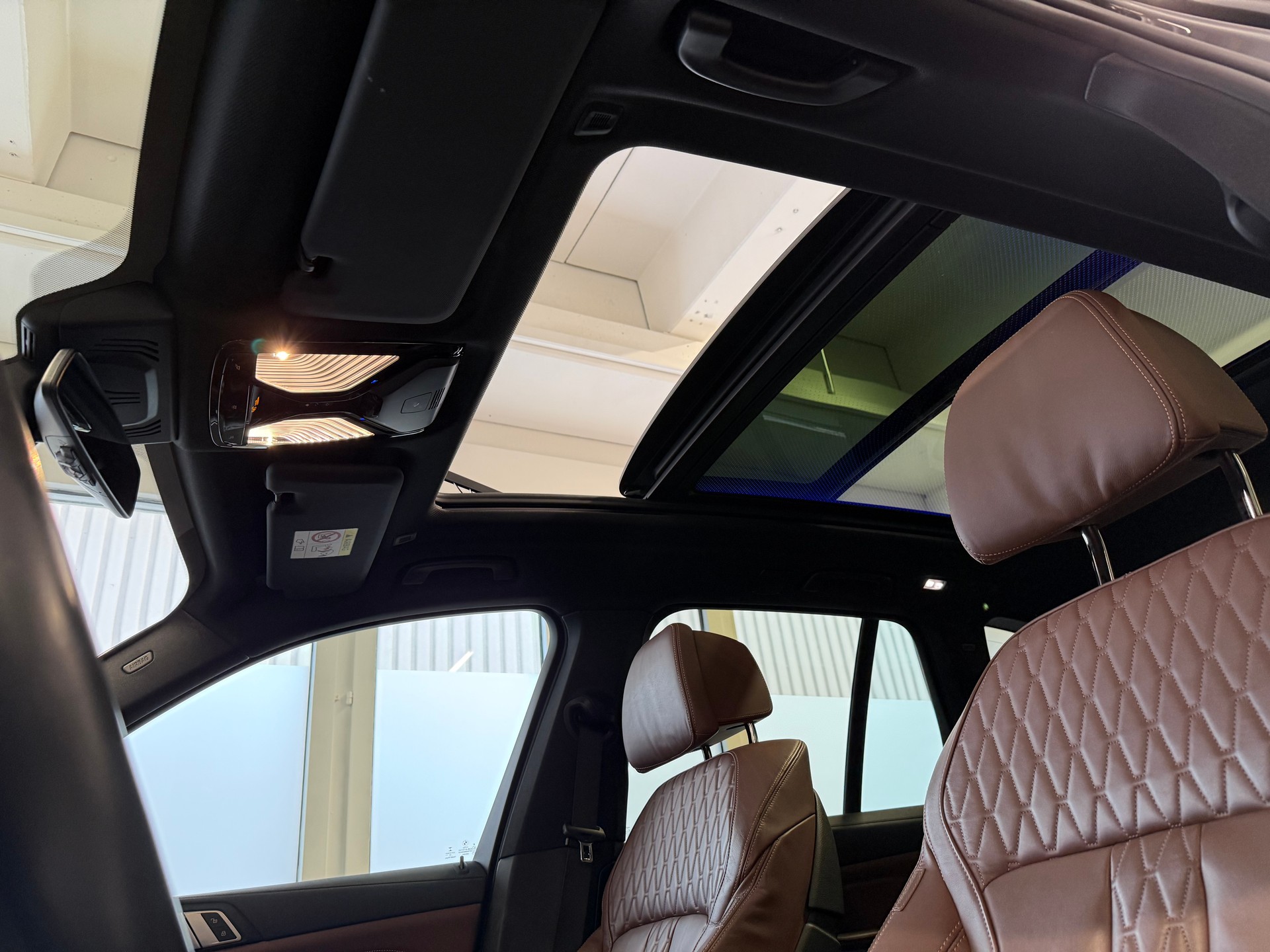 BMW X5 xDrive M50i Steptronic-image-19