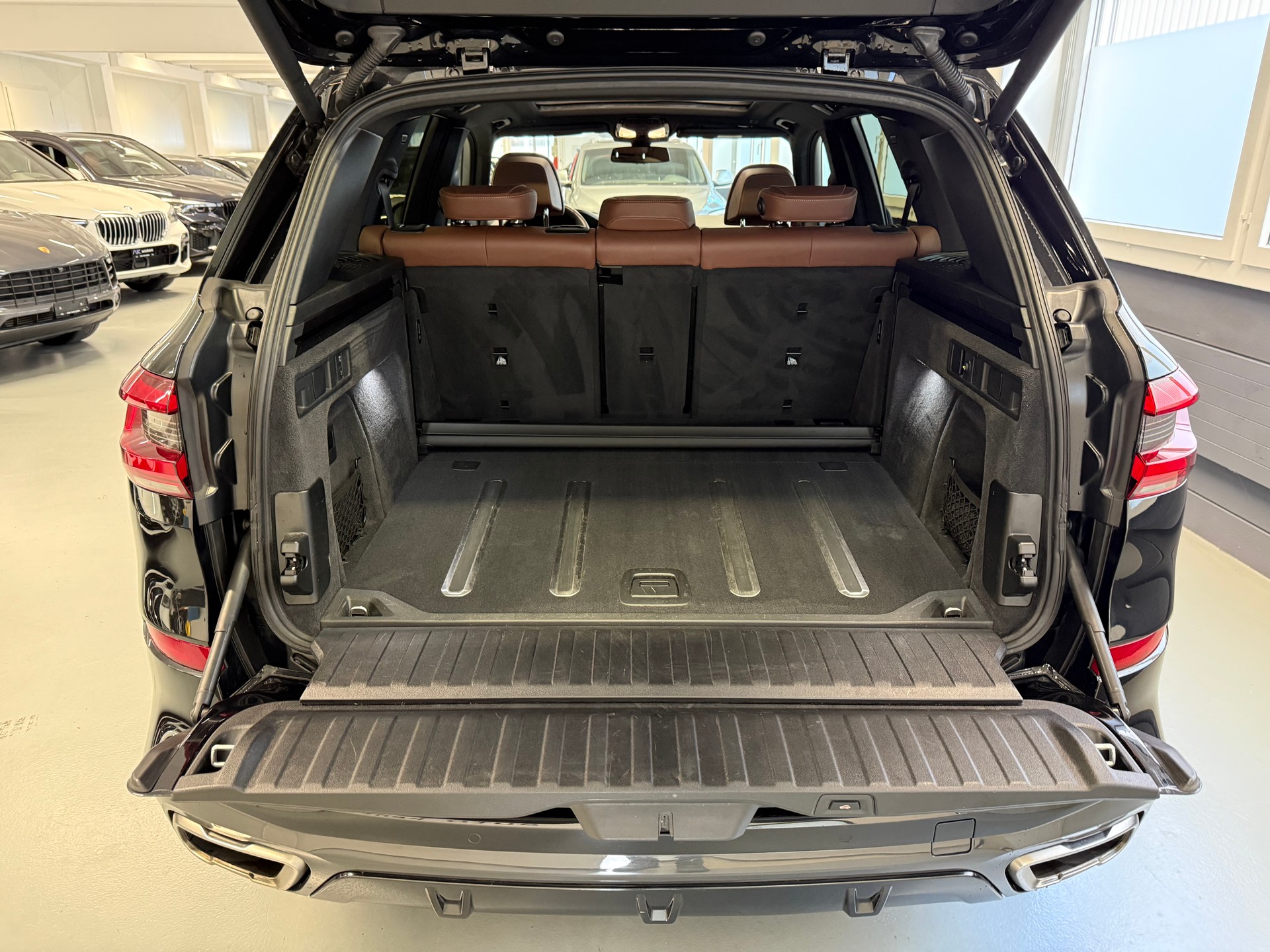 BMW X5 xDrive M50i Steptronic-image-5