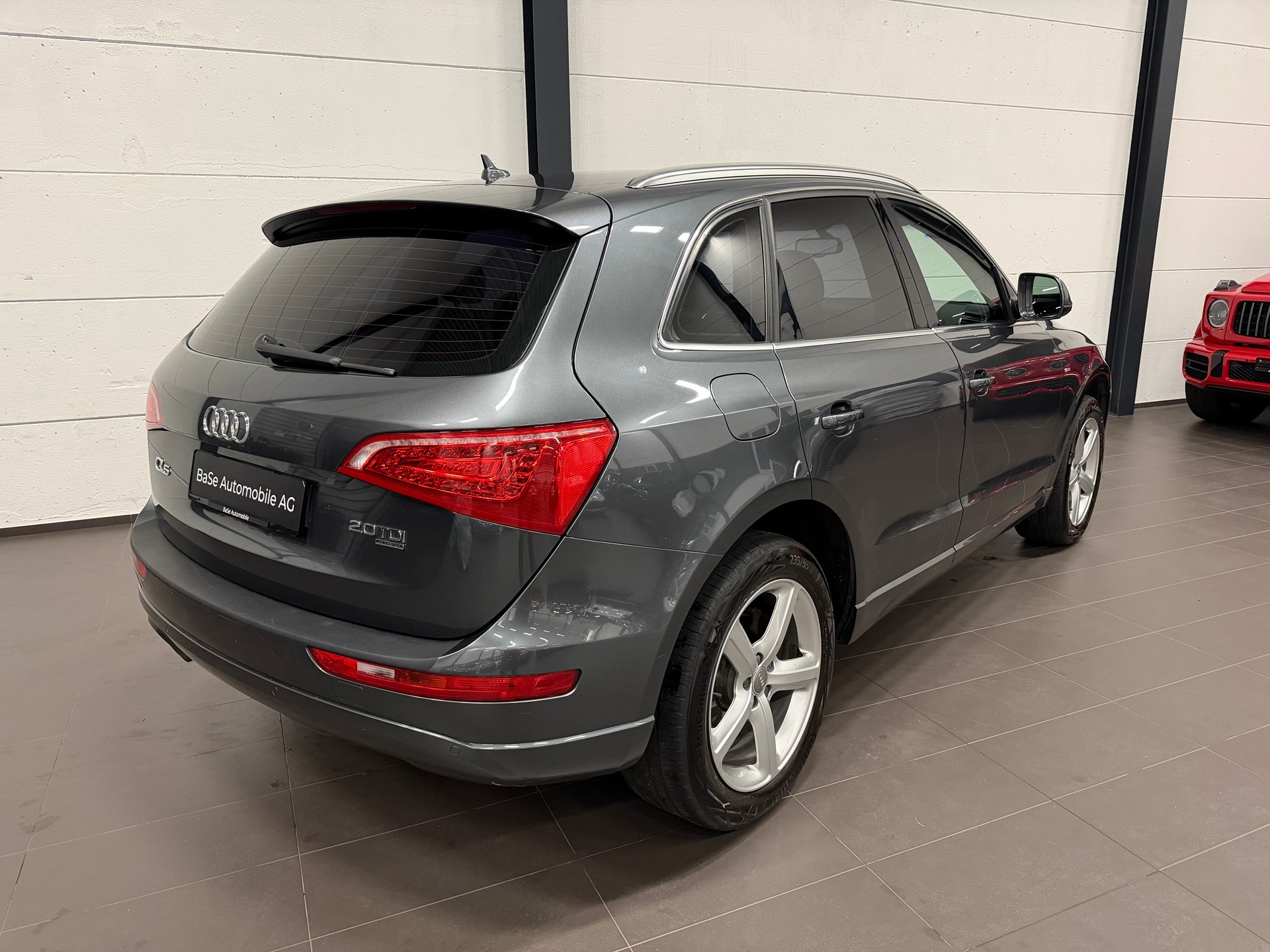 AUDI Q5 2.0 TDI quattro S-tronic S LINE-image-11