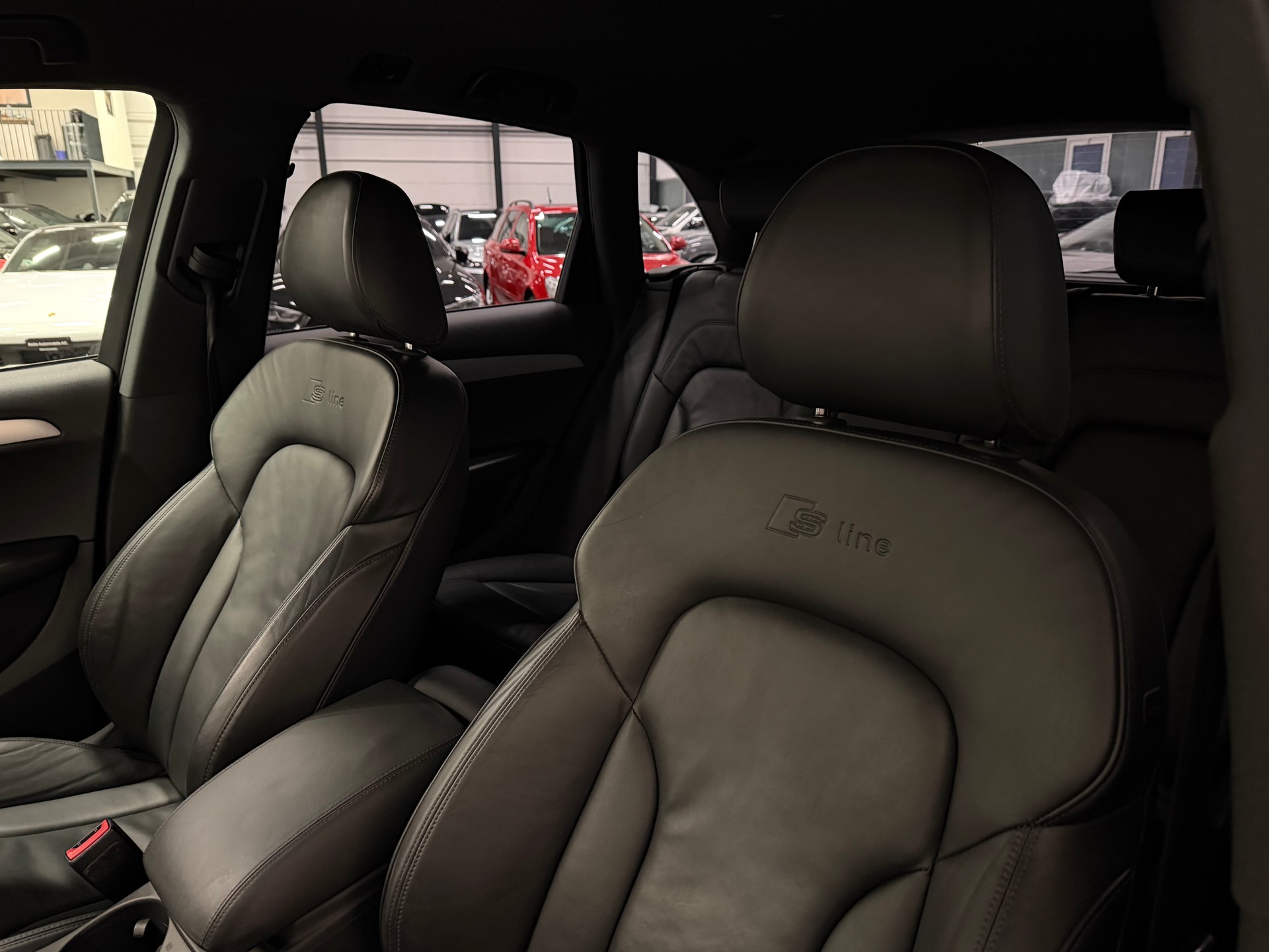 AUDI Q5 2.0 TDI quattro S-tronic S LINE-image-16