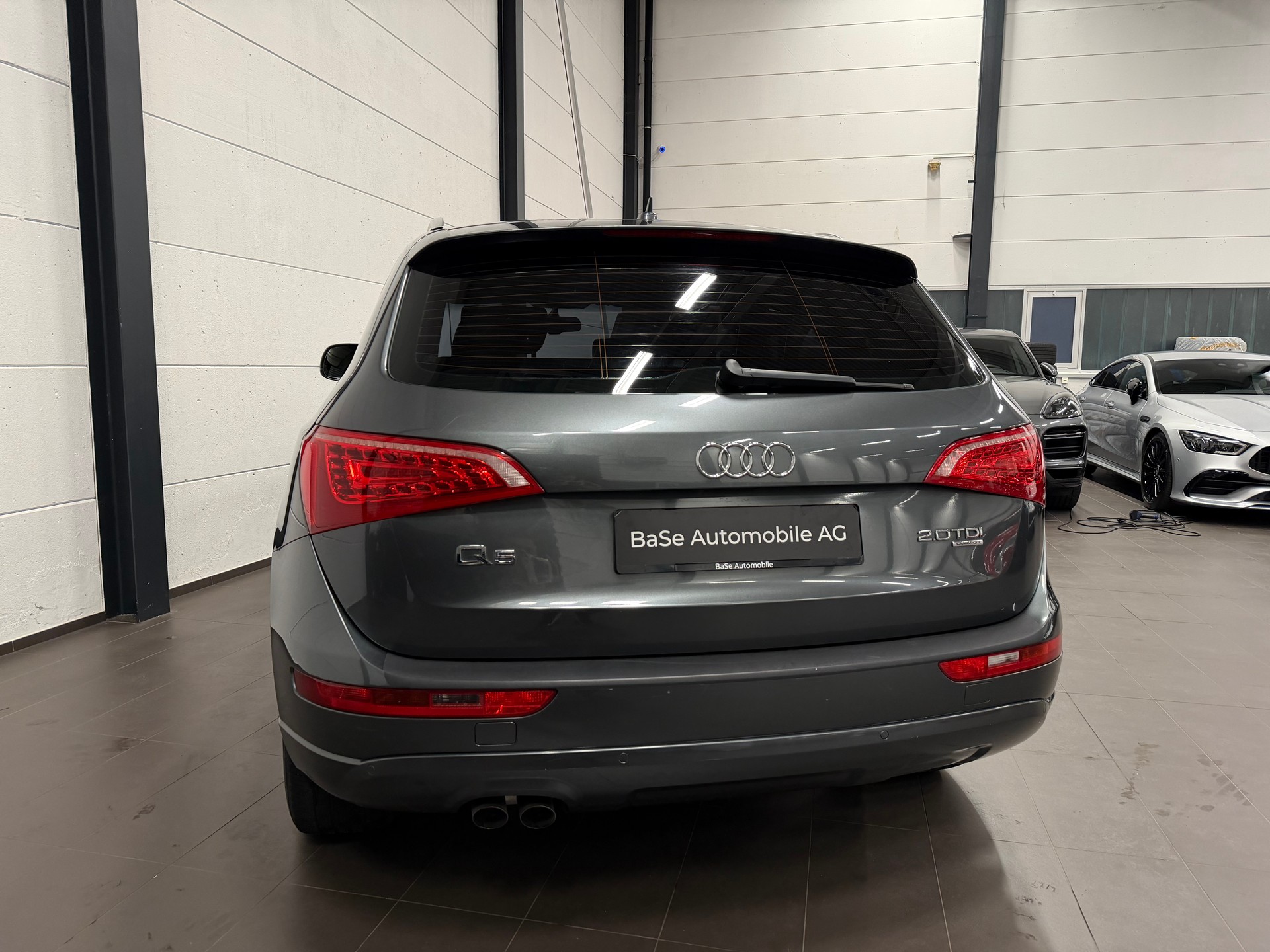 AUDI Q5 2.0 TDI quattro S-tronic S LINE-image-13