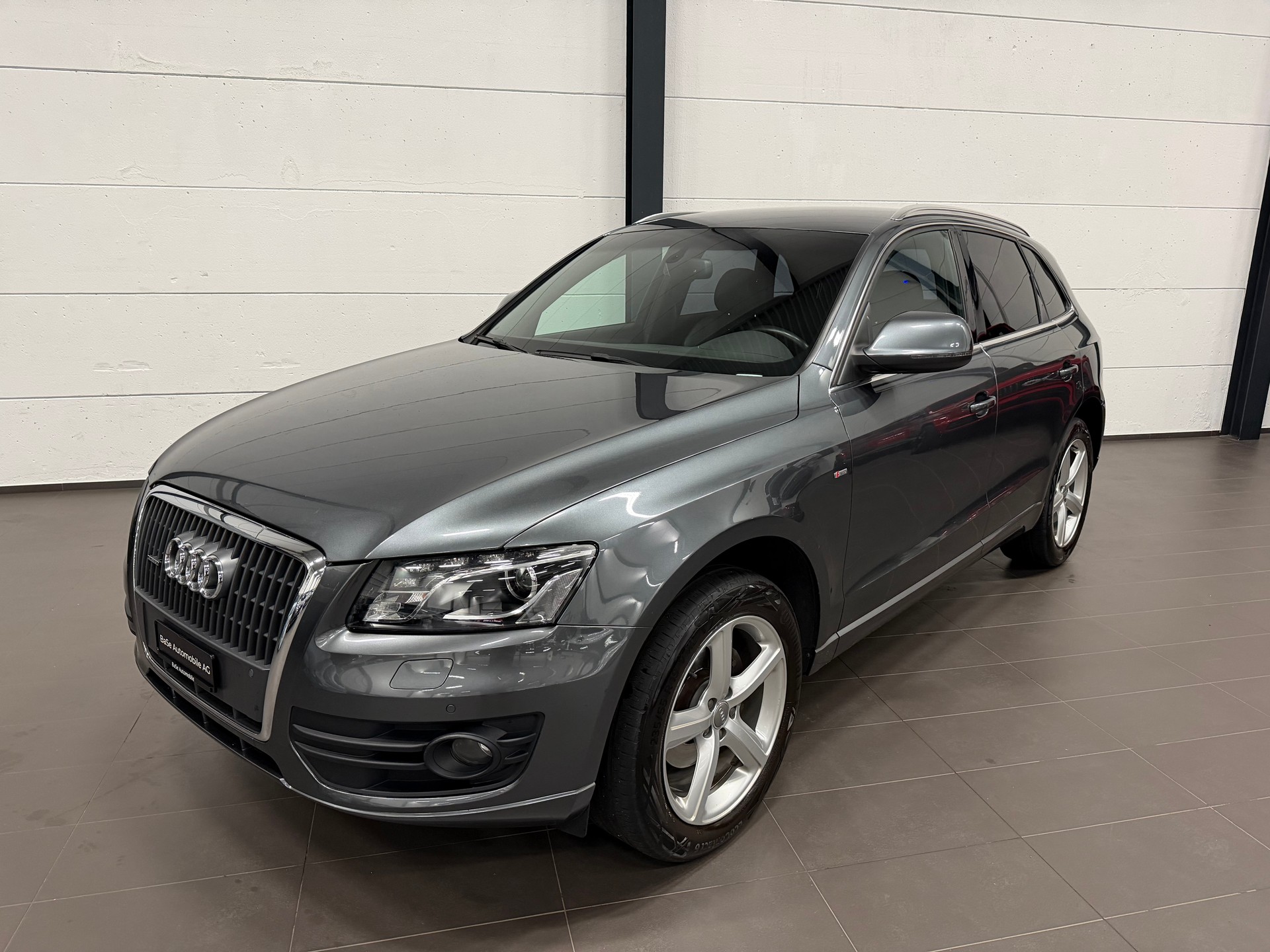 AUDI Q5 2.0 TDI quattro S-tronic S LINE-image-0