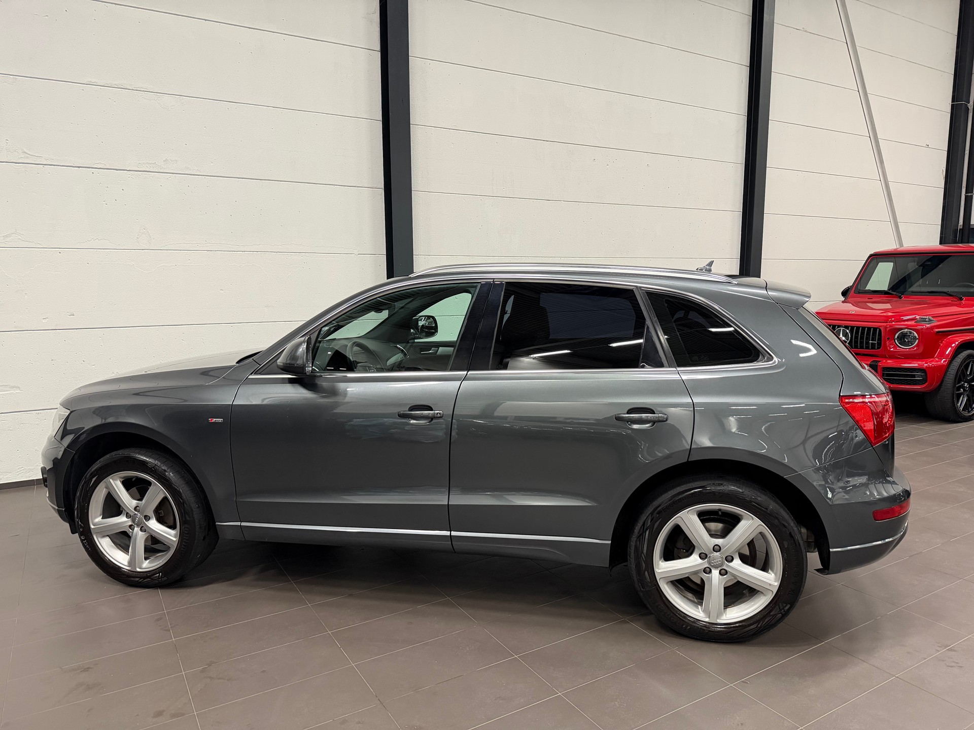 AUDI Q5 2.0 TDI quattro S-tronic S LINE-image-12