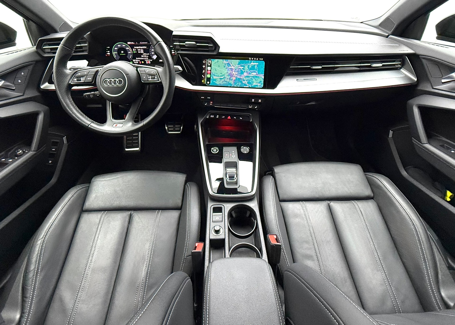 AUDI A3 Sportback 45 TFSI e S line S-tronic VOLL LEDER-image-7