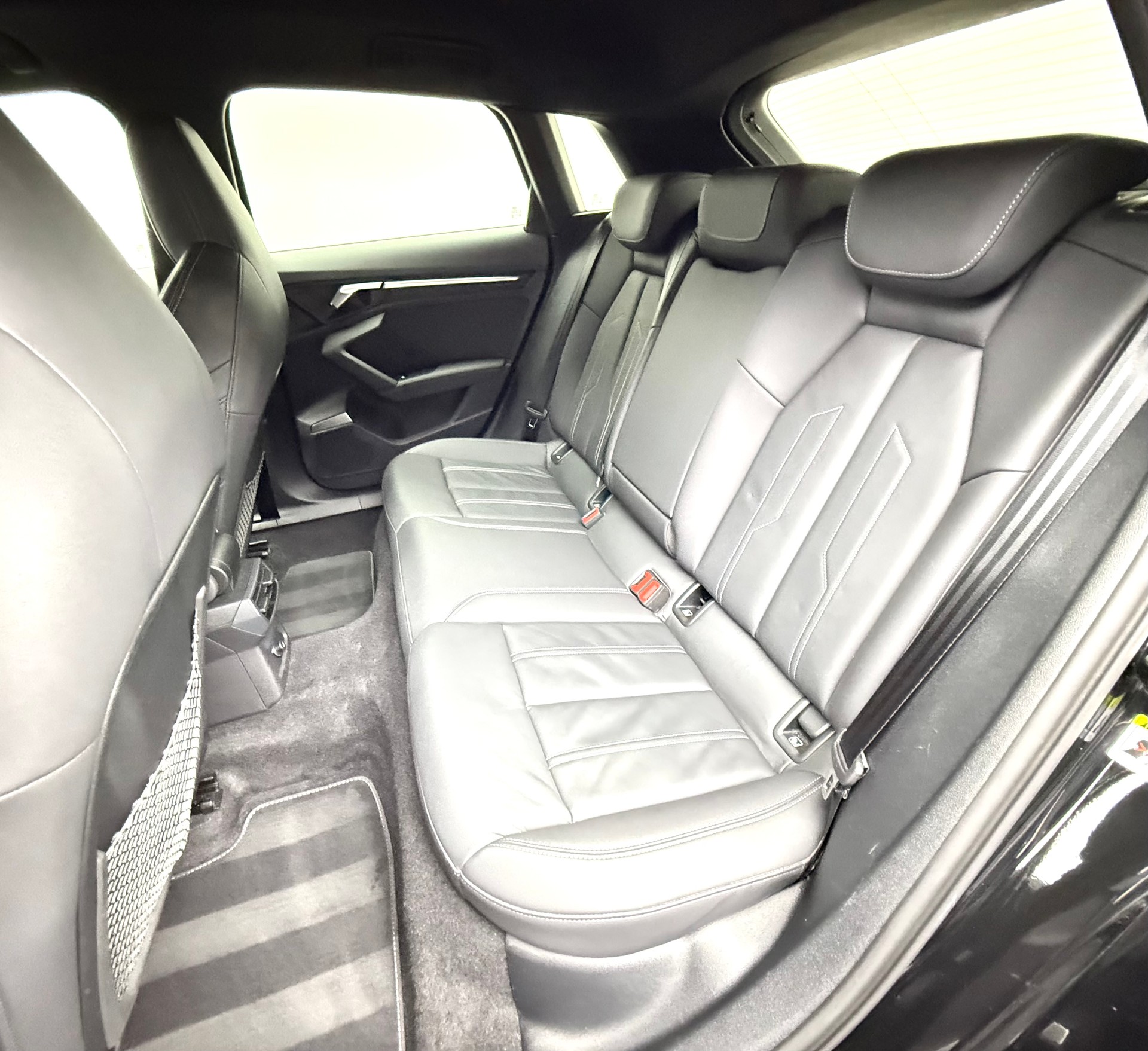 AUDI A3 Sportback 45 TFSI e S line S-tronic VOLL LEDER-image-17