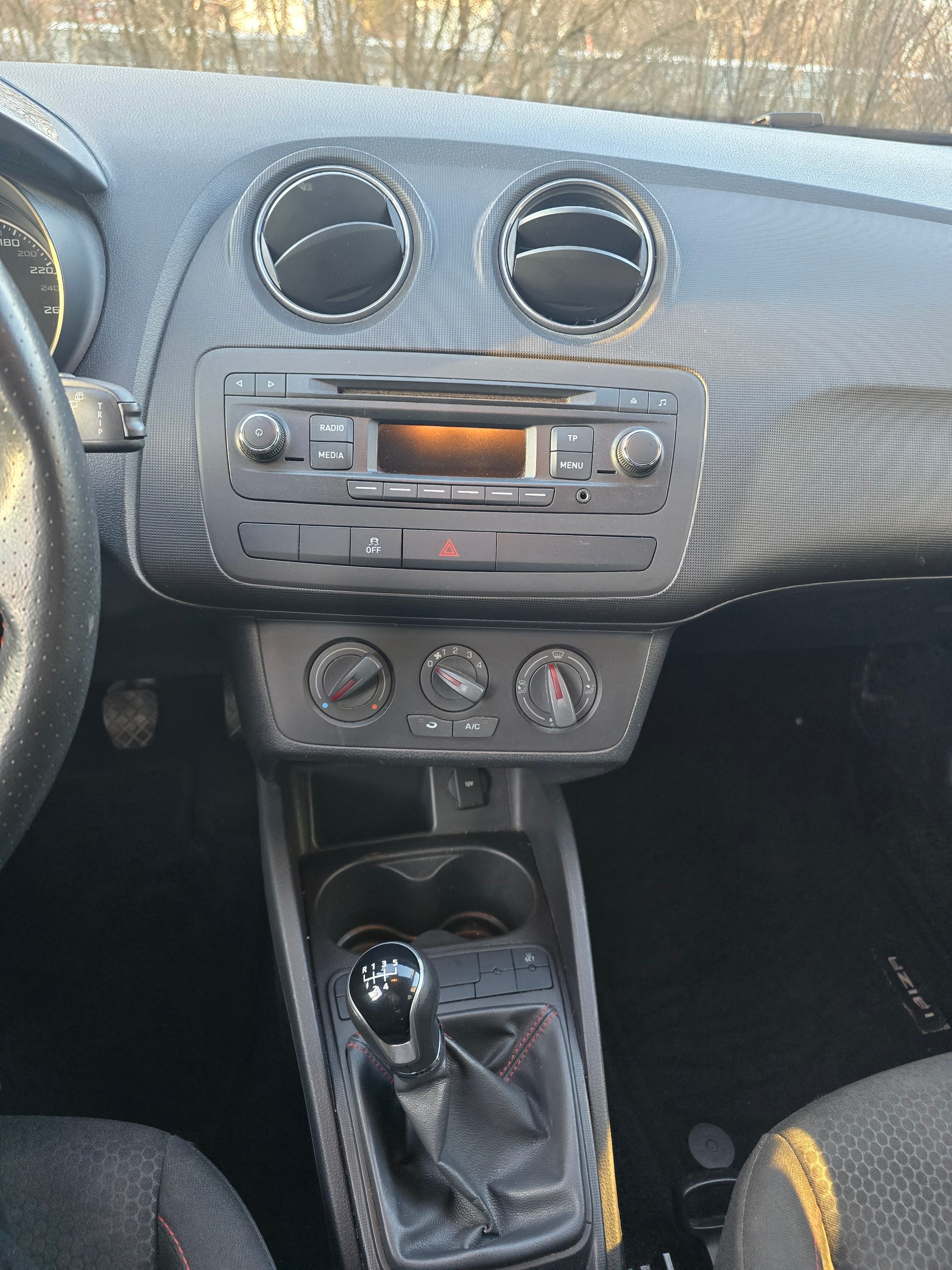 SEAT Ibiza 1.2 TSI FR-image-10