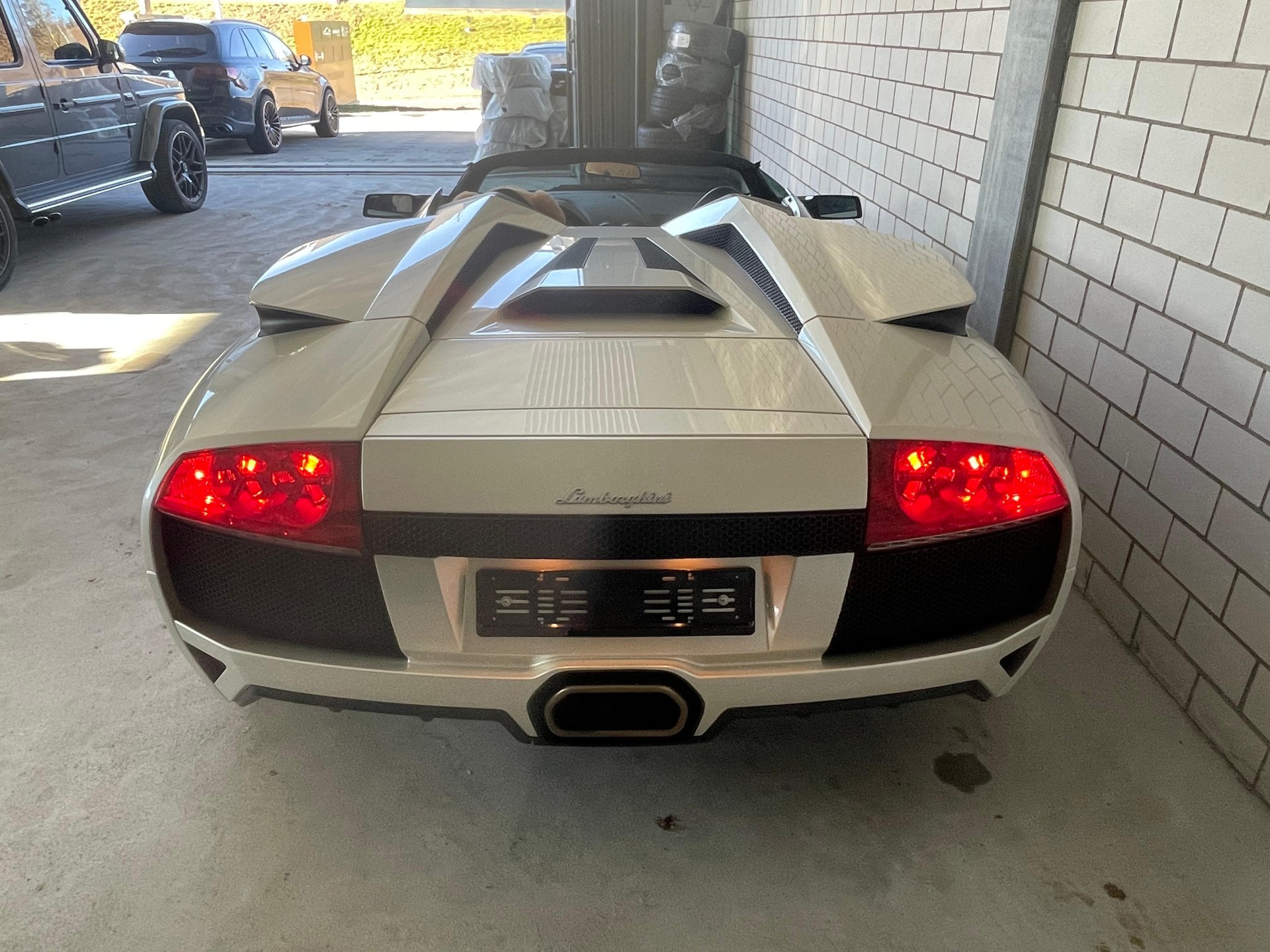 LAMBORGHINI Murciélago LP640-4 Roadster-image-8