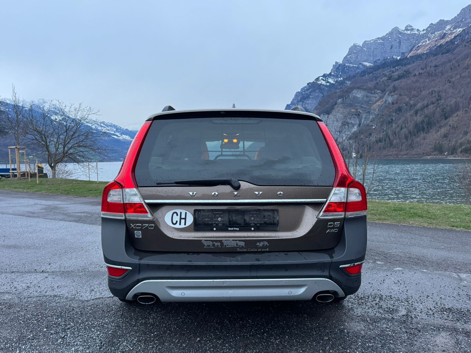 VOLVO XC70 D5 AWD Momentum Geartronic-image-2