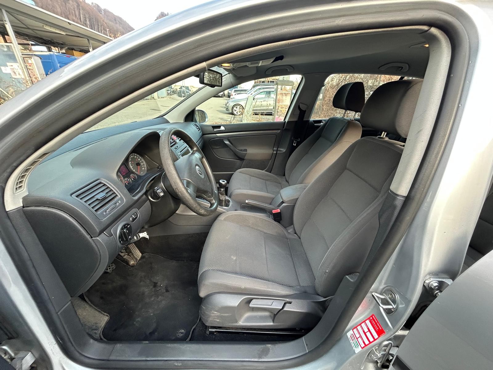 VW Golf 2.0 FSI Comfortline 4Motion-image-9