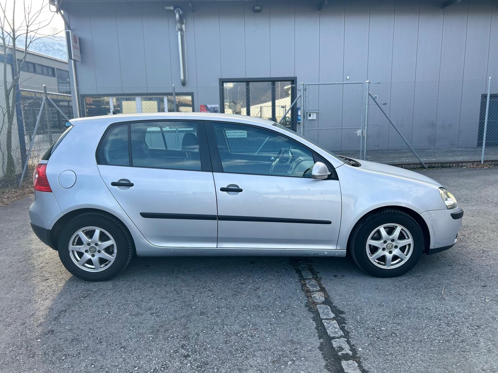VW Golf 2.0 FSI Comfortline 4Motion-image-7