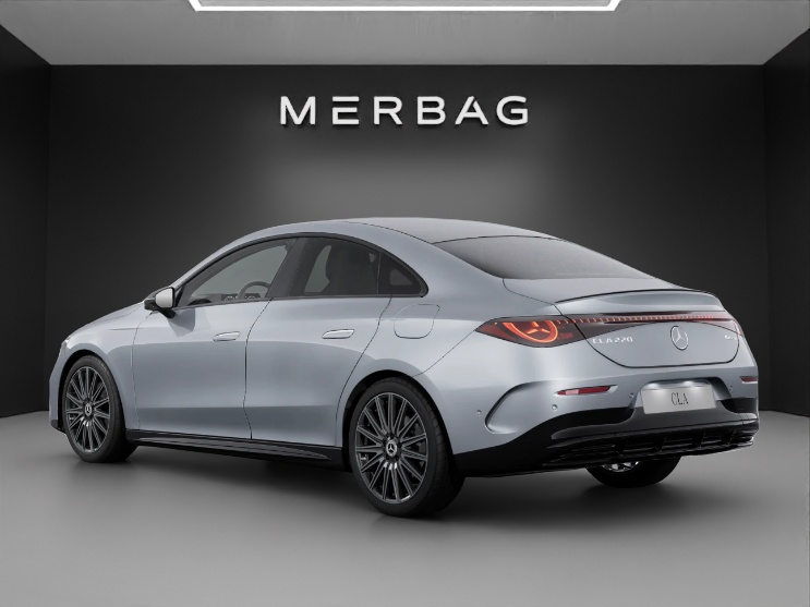 MERCEDES-BENZ CLA 220 8G-DCT 4Matic-image-3