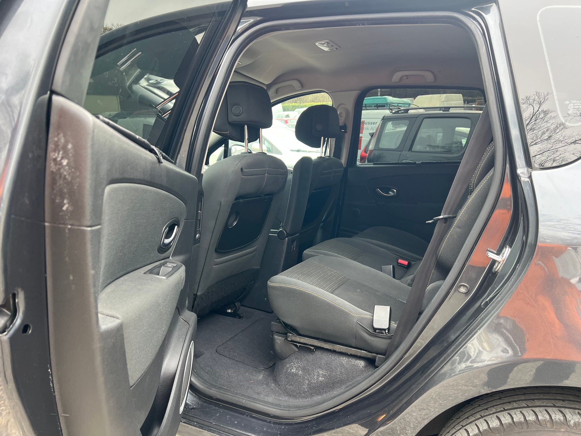 RENAULT Scénic 1.4 16V Turbo Privilège-image-4