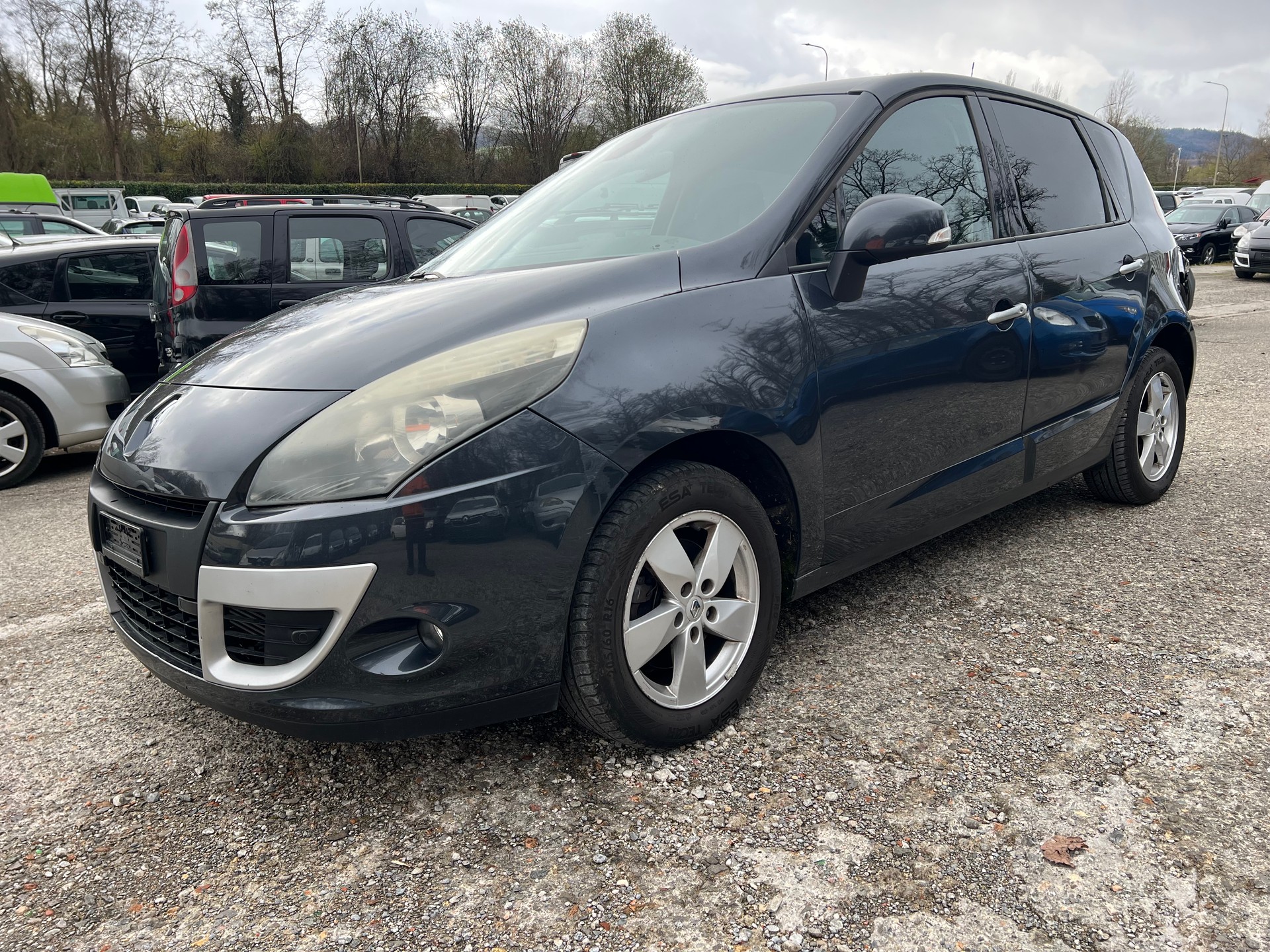 RENAULT Scénic 1.4 16V Turbo Privilège-image-0
