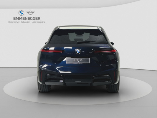 BMW iX xDrive60 M Sport-image-3