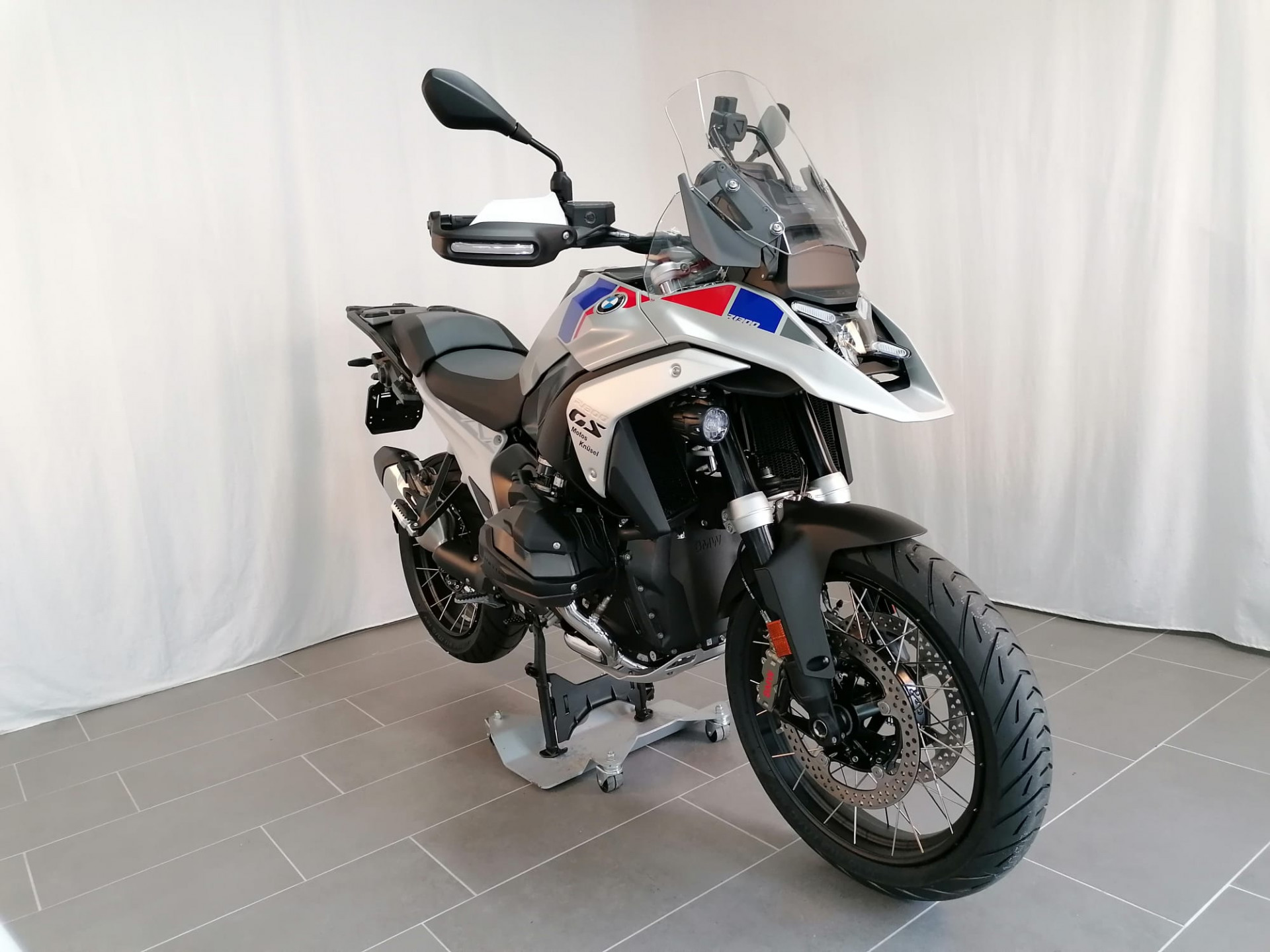 BMW R 1300 GS ASA Boxer Bonus CHF 1'500 für Verträge bis 30.09.26-showroom-element-2