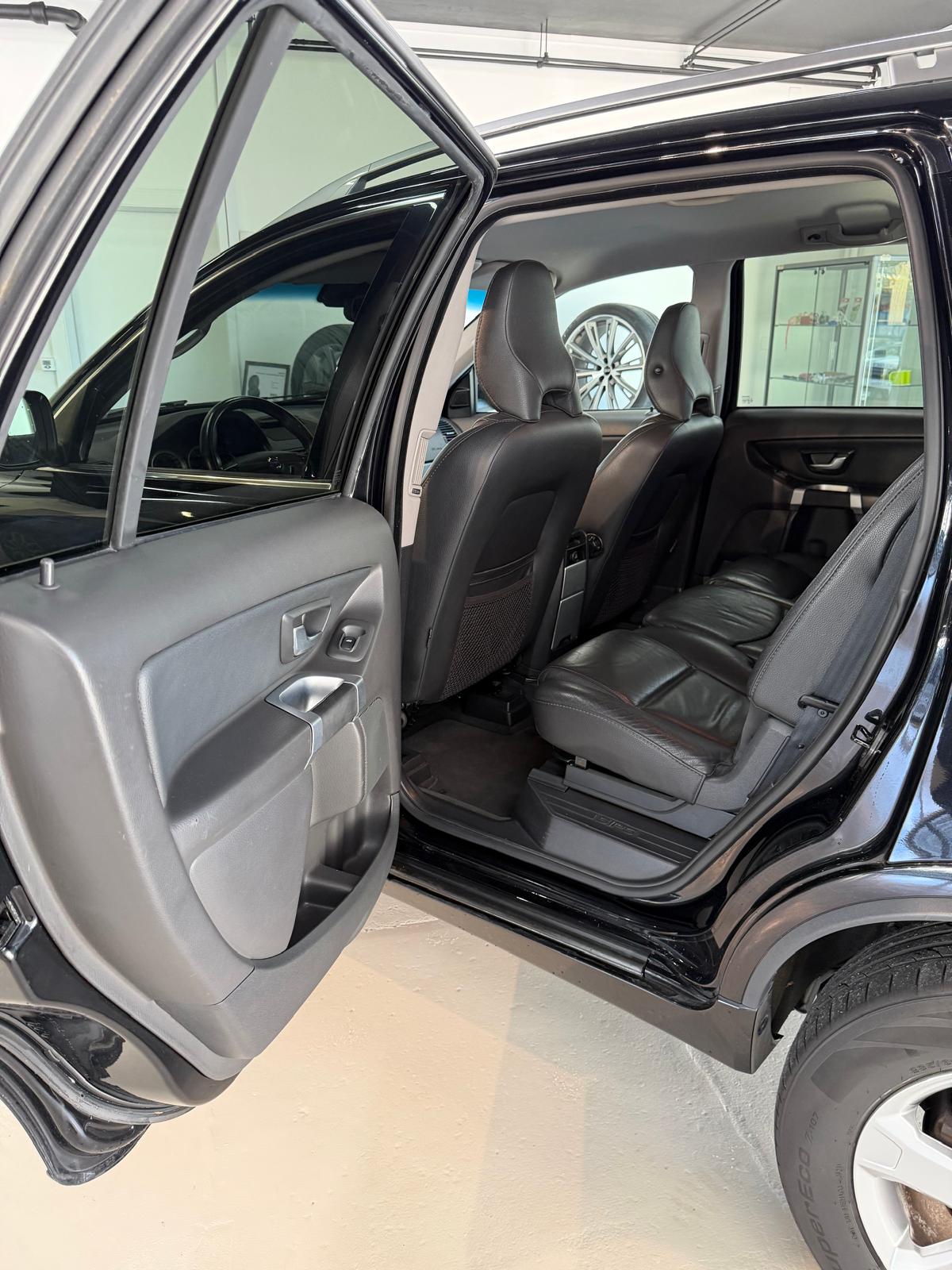 VOLVO XC90 D5 AWD Summum-image-24