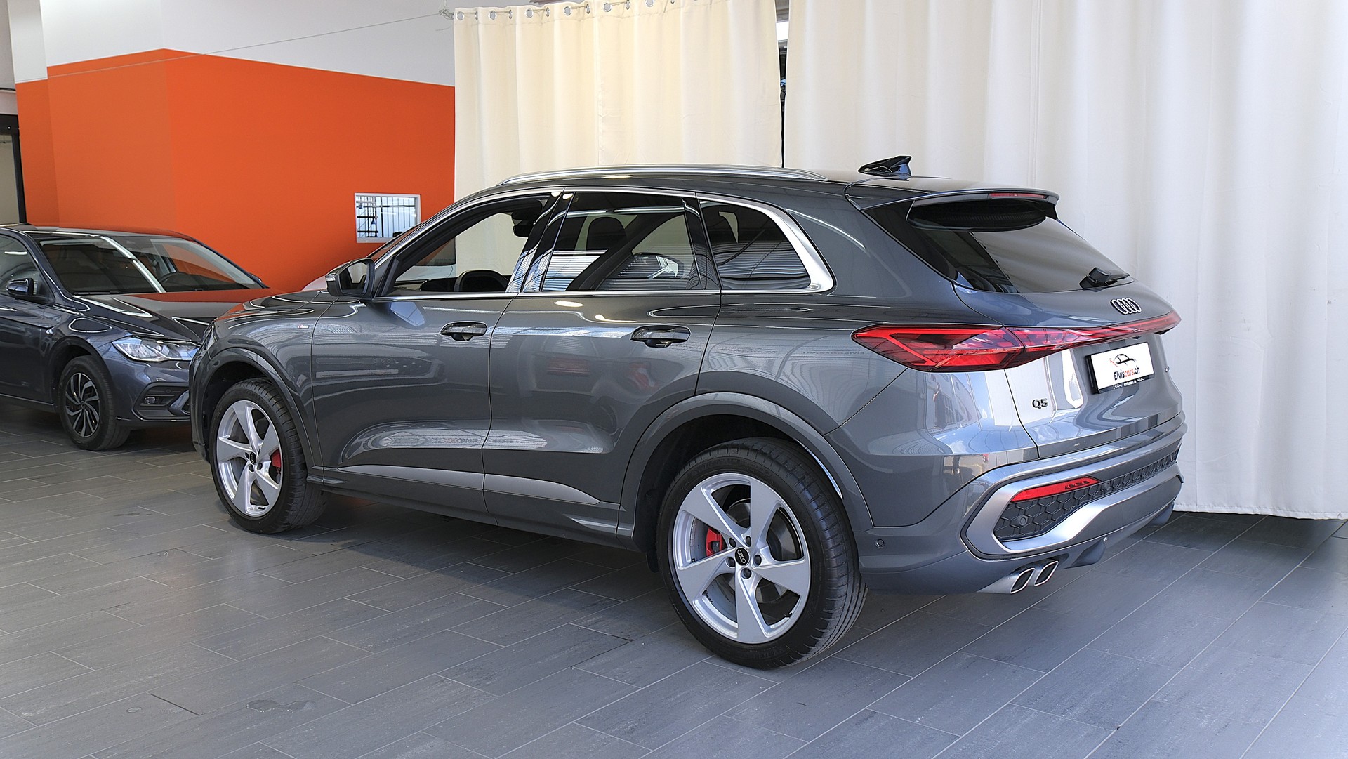 AUDI Q5 TDI quattro S line 150 kW S-tronic-image-11