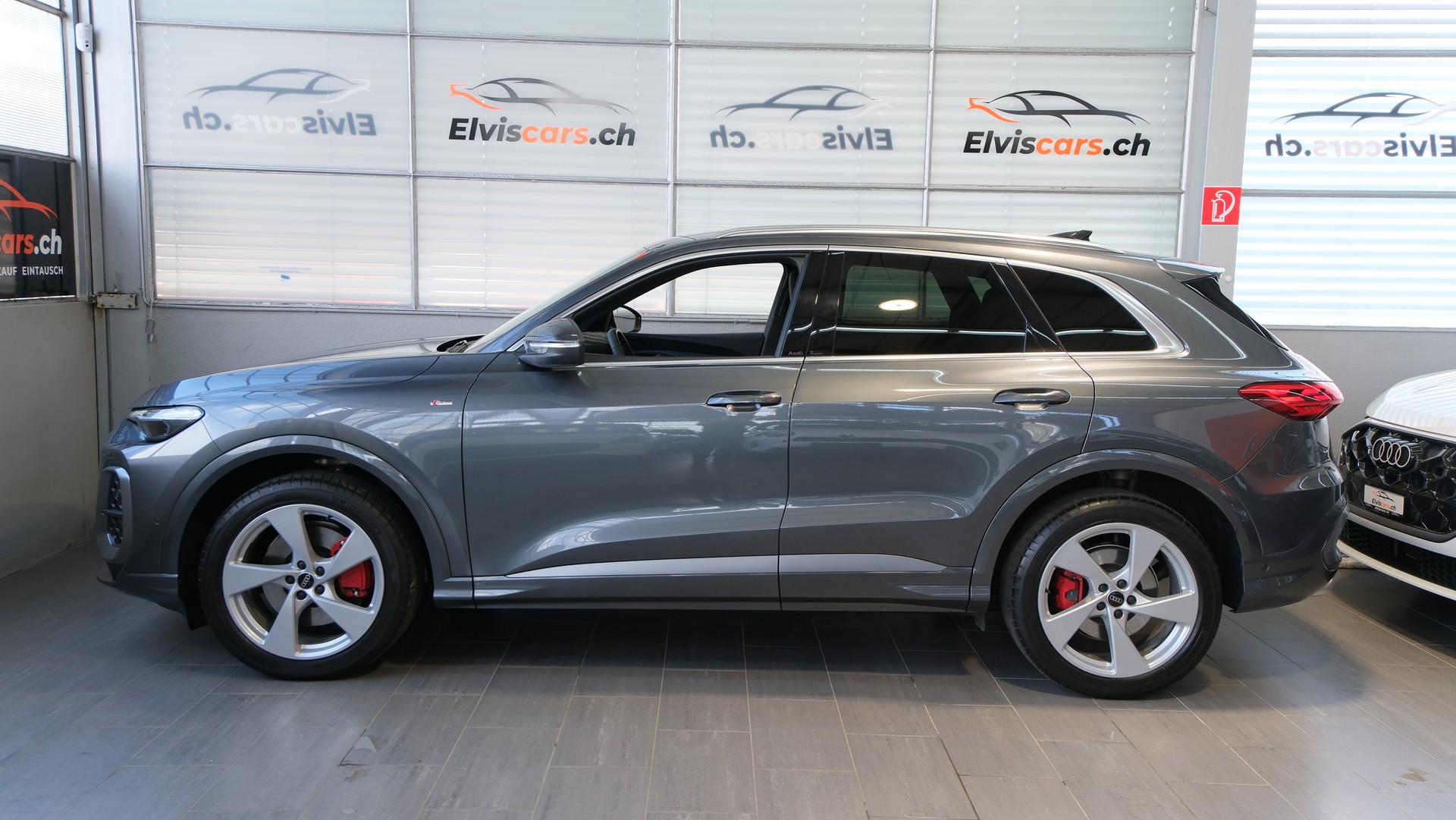 AUDI Q5 TDI quattro S line 150 kW S-tronic-image-10