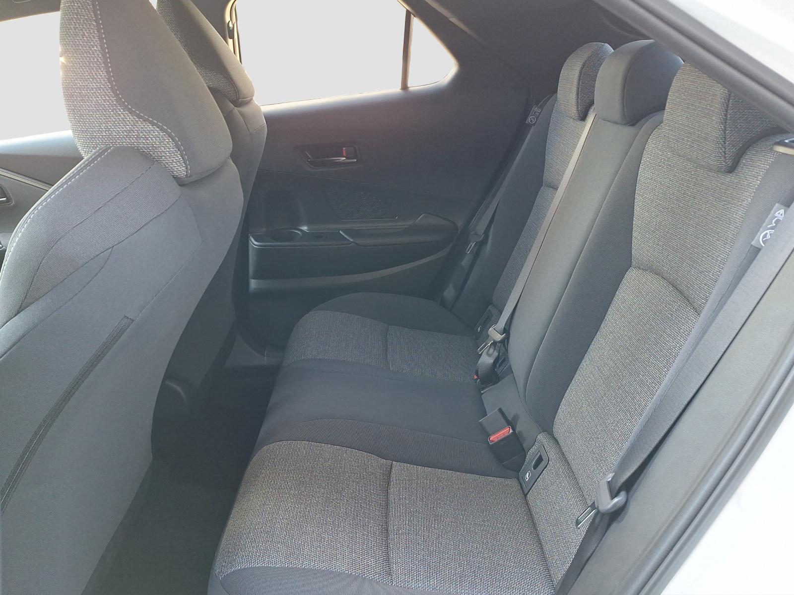 TOYOTA C-HR 2.0 HEV Swiss Edition 4x4-image-10