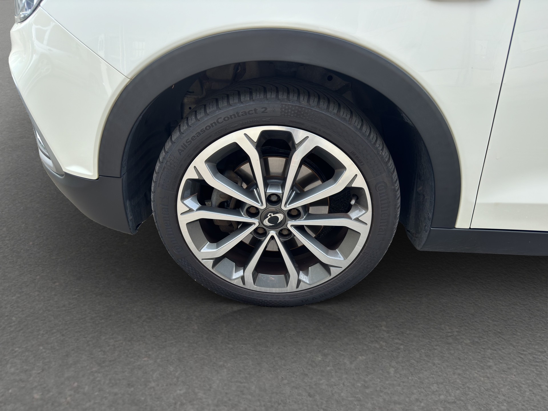 KGM-SsangYong XLV 1.6 e-XGi Quartz 4WD Automatic-image-14