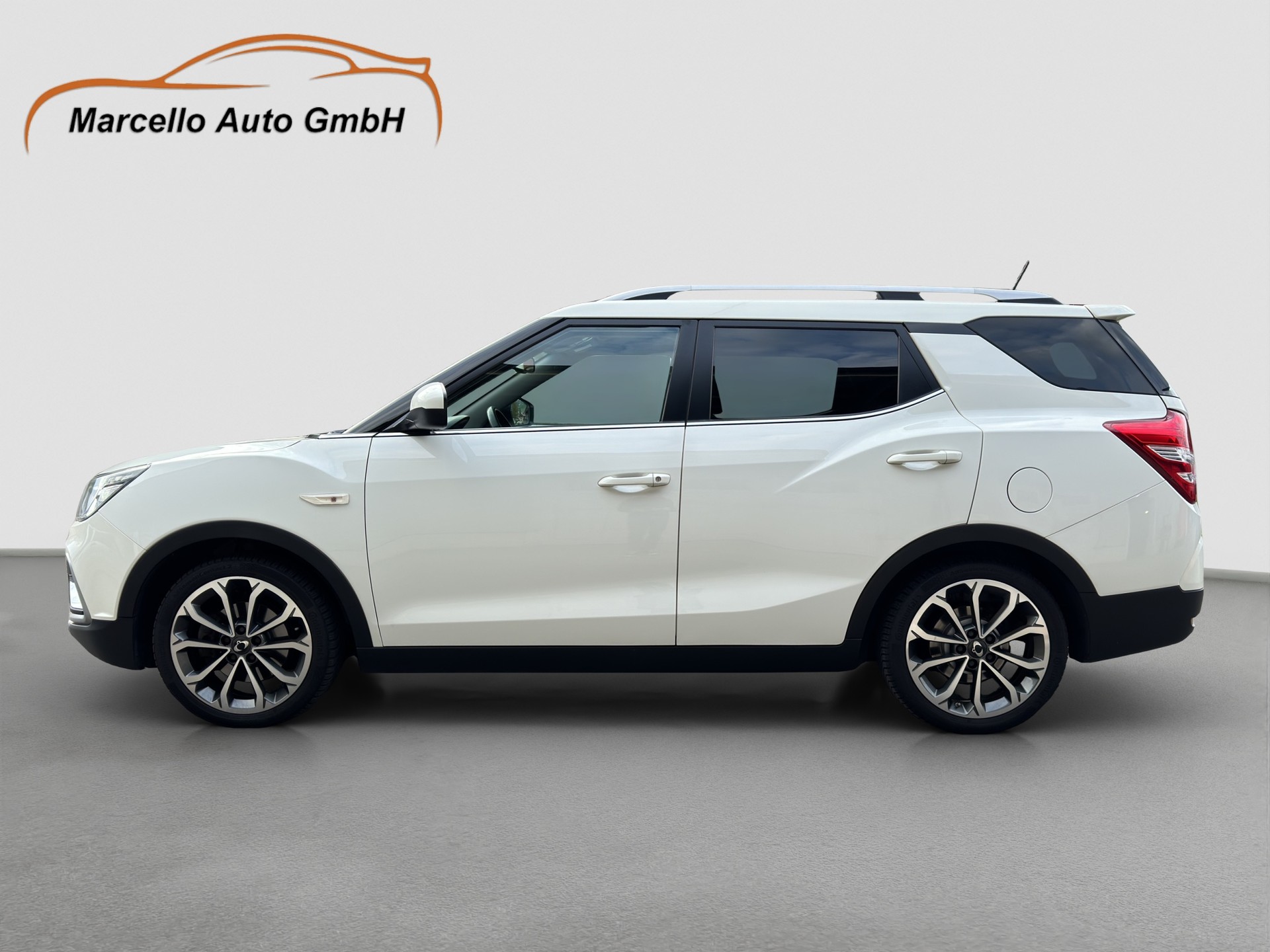 KGM-SsangYong XLV 1.6 e-XGi Quartz 4WD Automatic-image-1