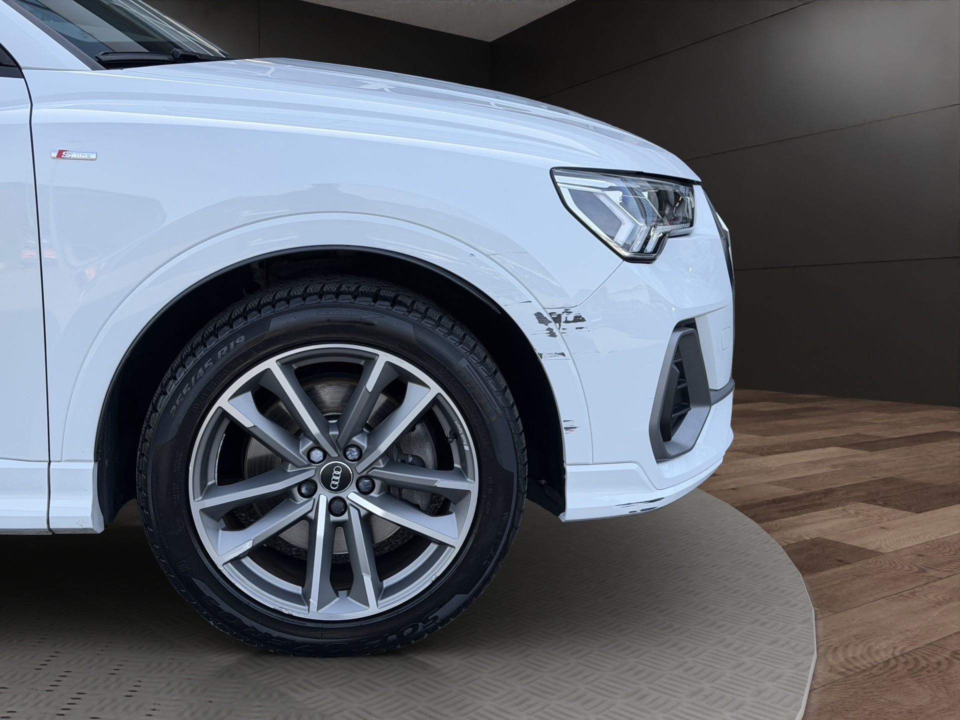 AUDI Q3 40 TDI S line quattro S-tronic-image-2
