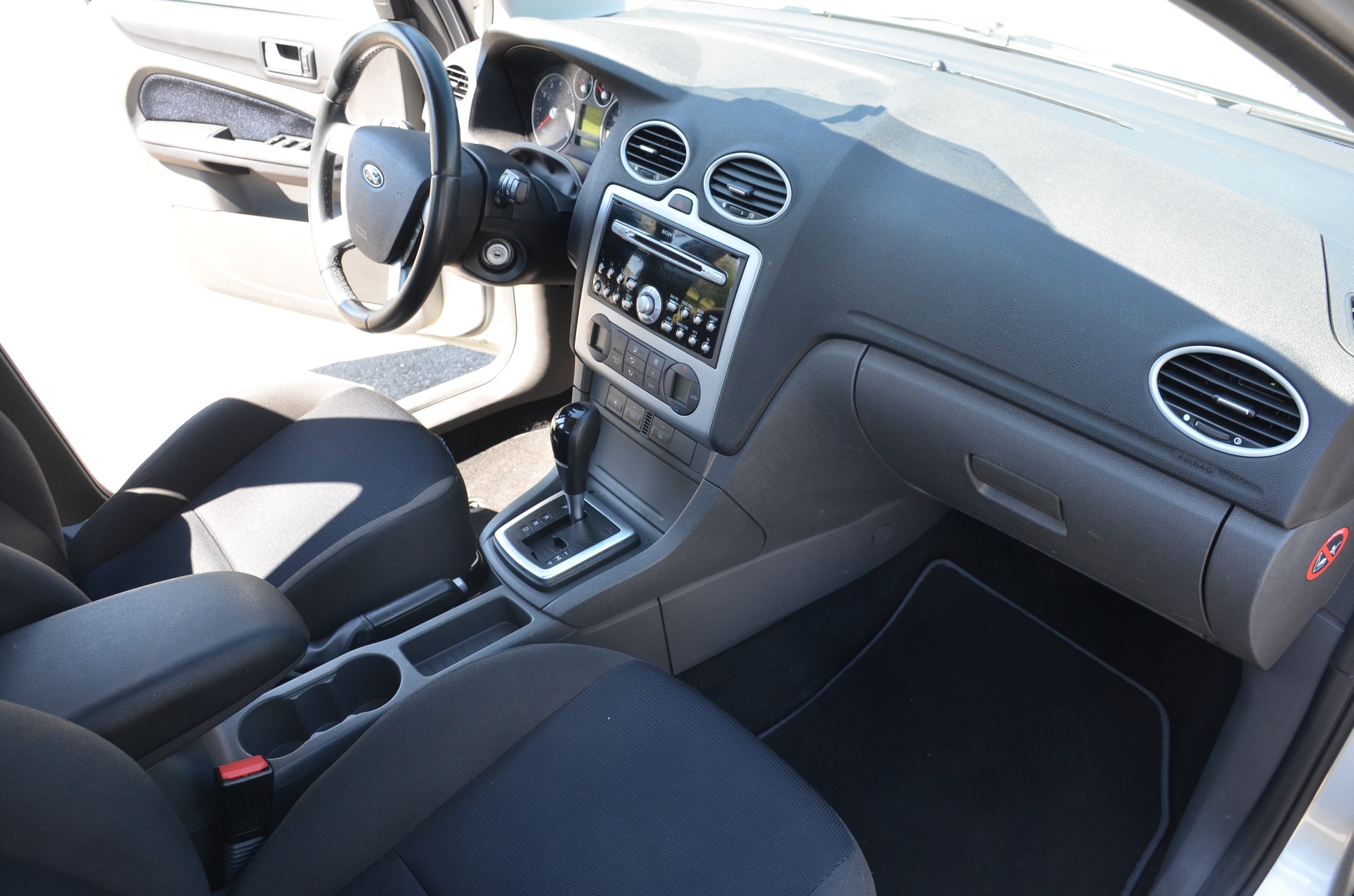 FORD FOCUS-image-14