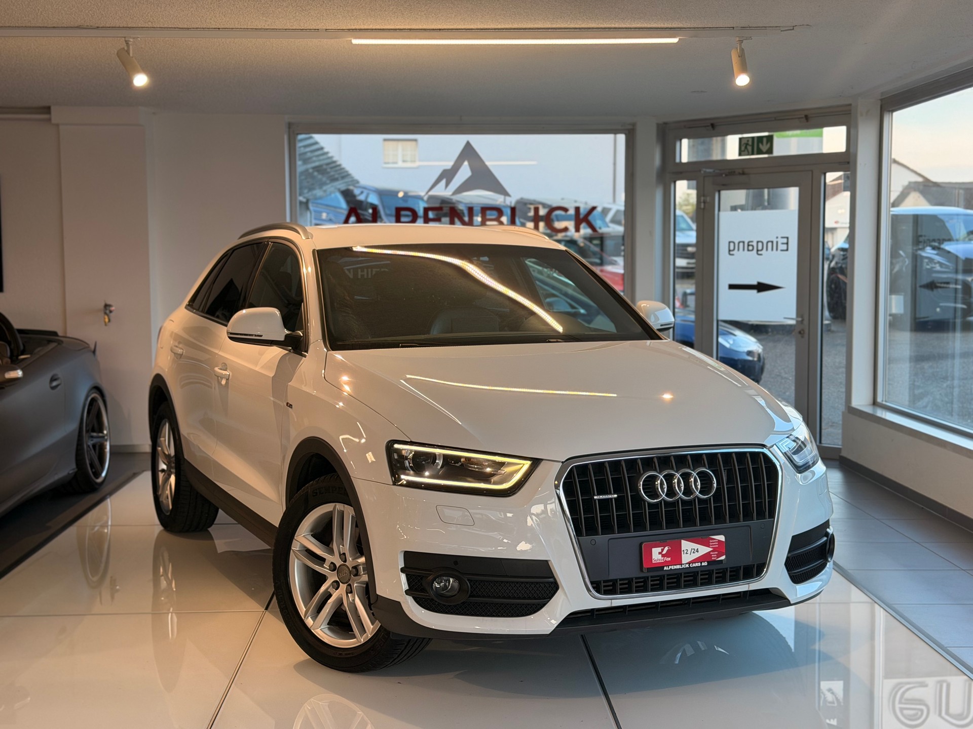 AUDI Q3 2.0 TFSI quattro S-tronic-image-1